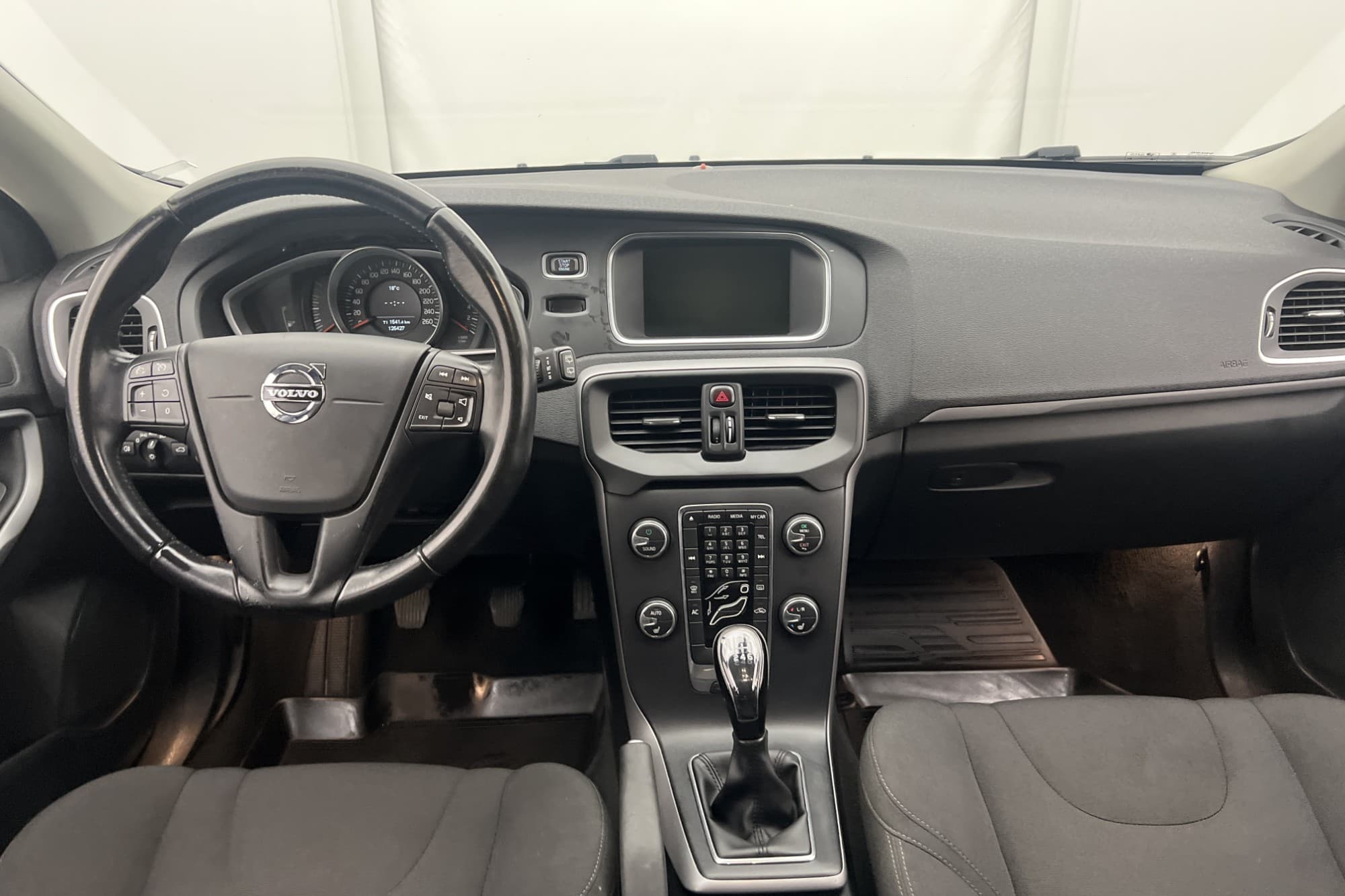 Volvo V40 T3 150hk Värmare Farthållare Låg-Skatt 0,44l/Mil