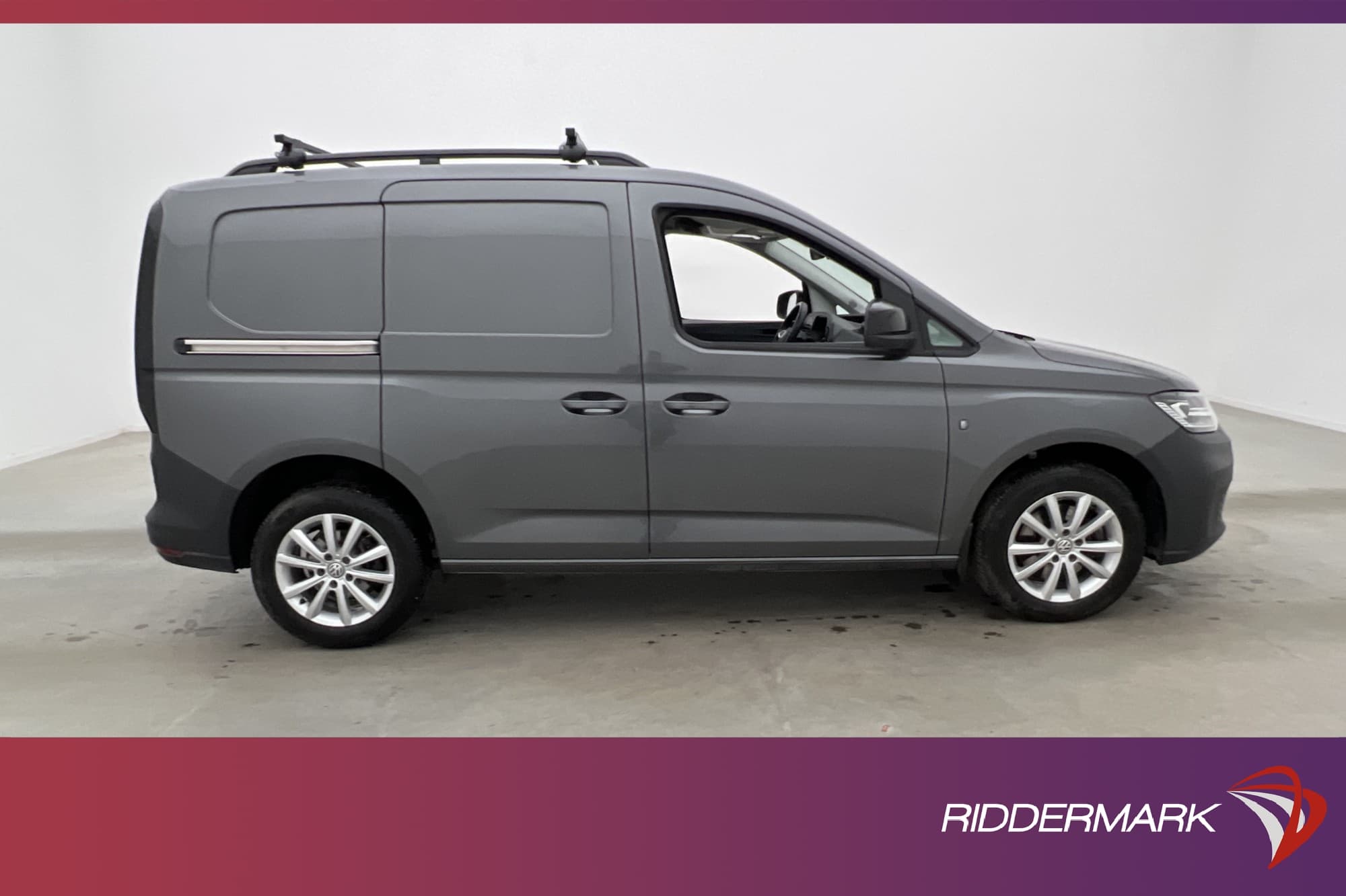 Volkswagen Caddy 2.0TDI Värmare Drag B-Kamera CARPLAY Moms
