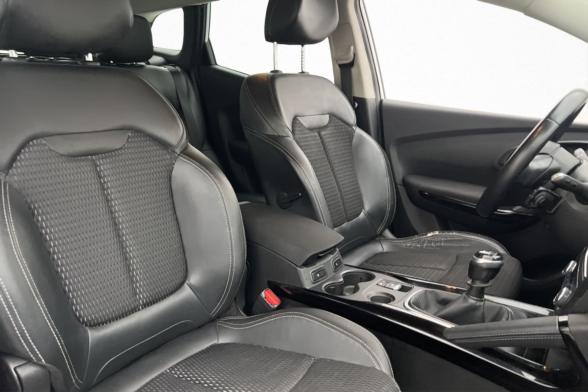 Renault Kadjar 1.2 TCe 130hk LIMITED Kamera Navi Keyless