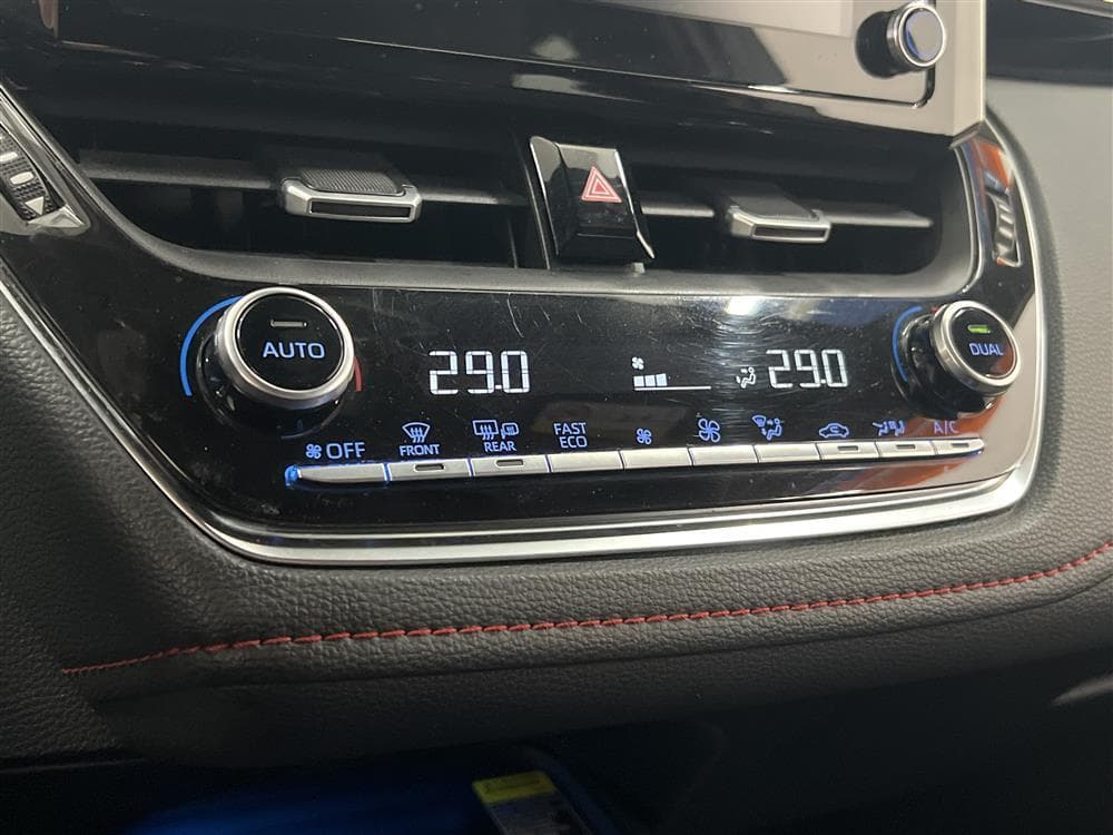 Toyota Corolla Hybrid 184hk  Executive M-Värm Drag Navi