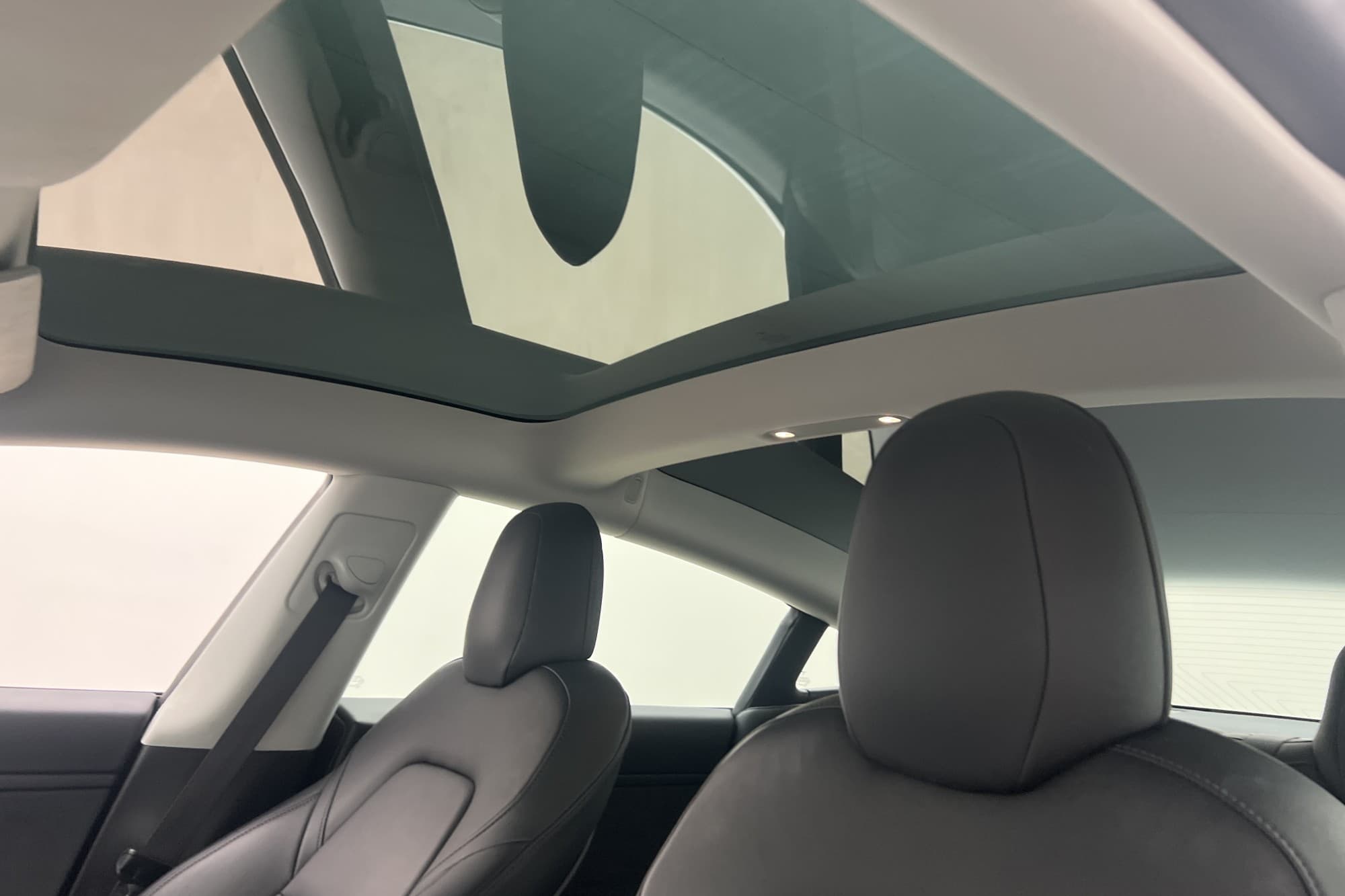 Tesla Model 3 Standard Range Plus Autopilot Pano Svensksåld