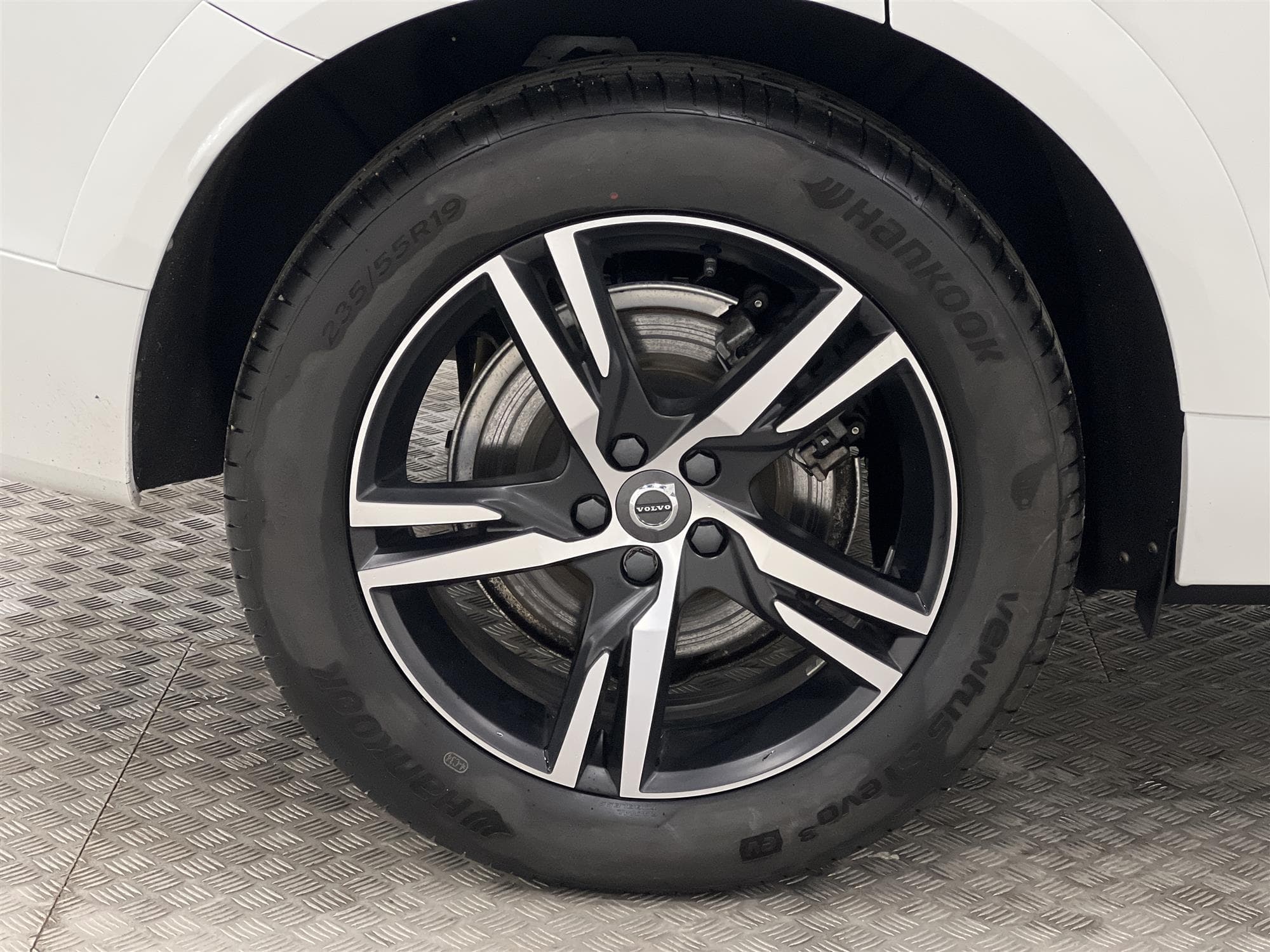 Volvo XC60 T5 250hk AWD R-Design P-Värm Navi B-Kam VoC H/Kinteriör