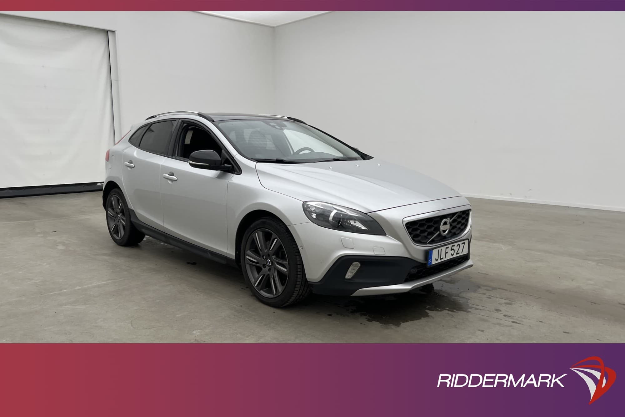 Volvo V40 Cross Country D3 Summum VOC Värmare Pano Skinn GPS