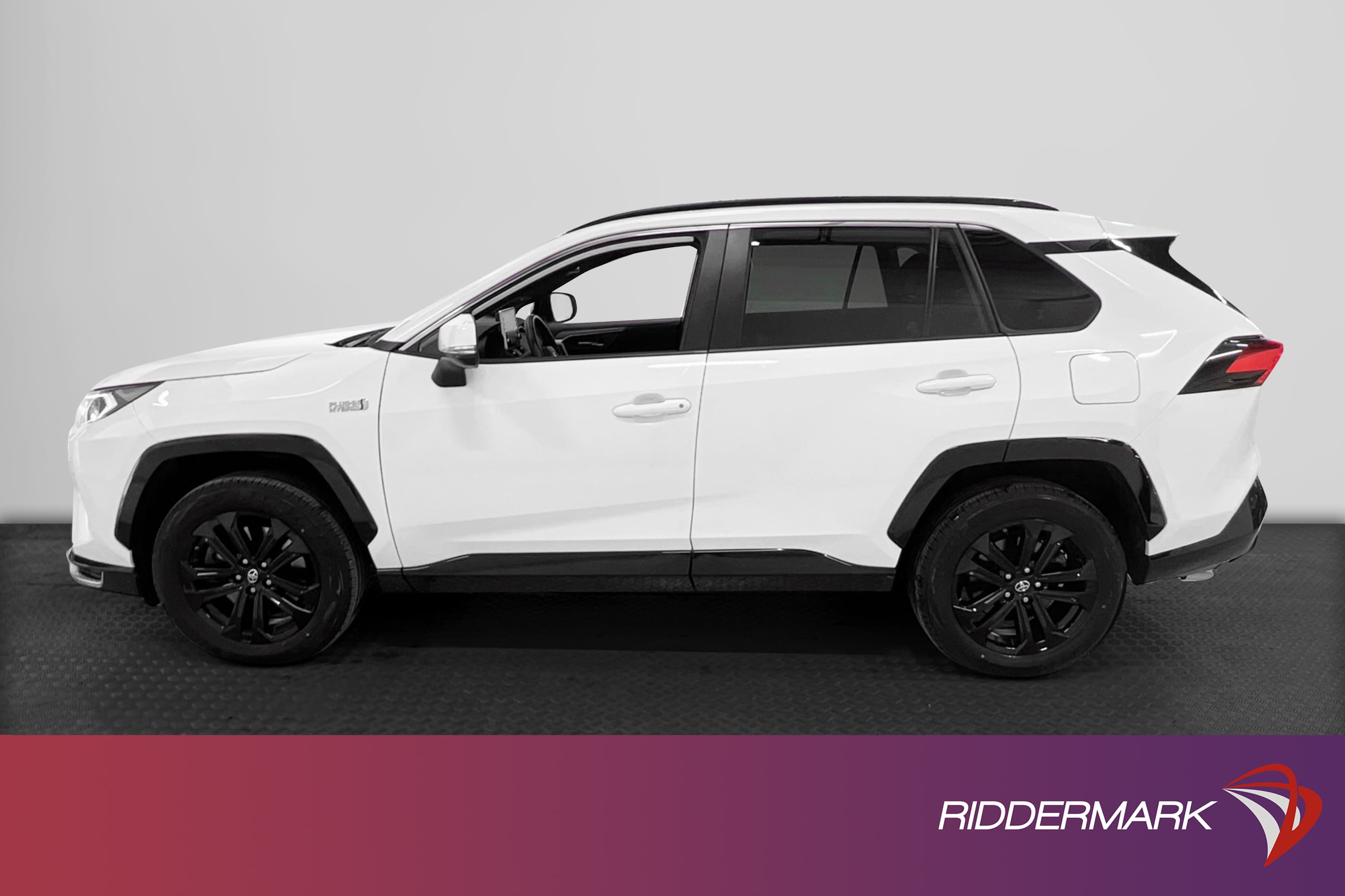 Toyota RAV4 Plug-in AWD 306hk Loung Edition JBL Drag Moms