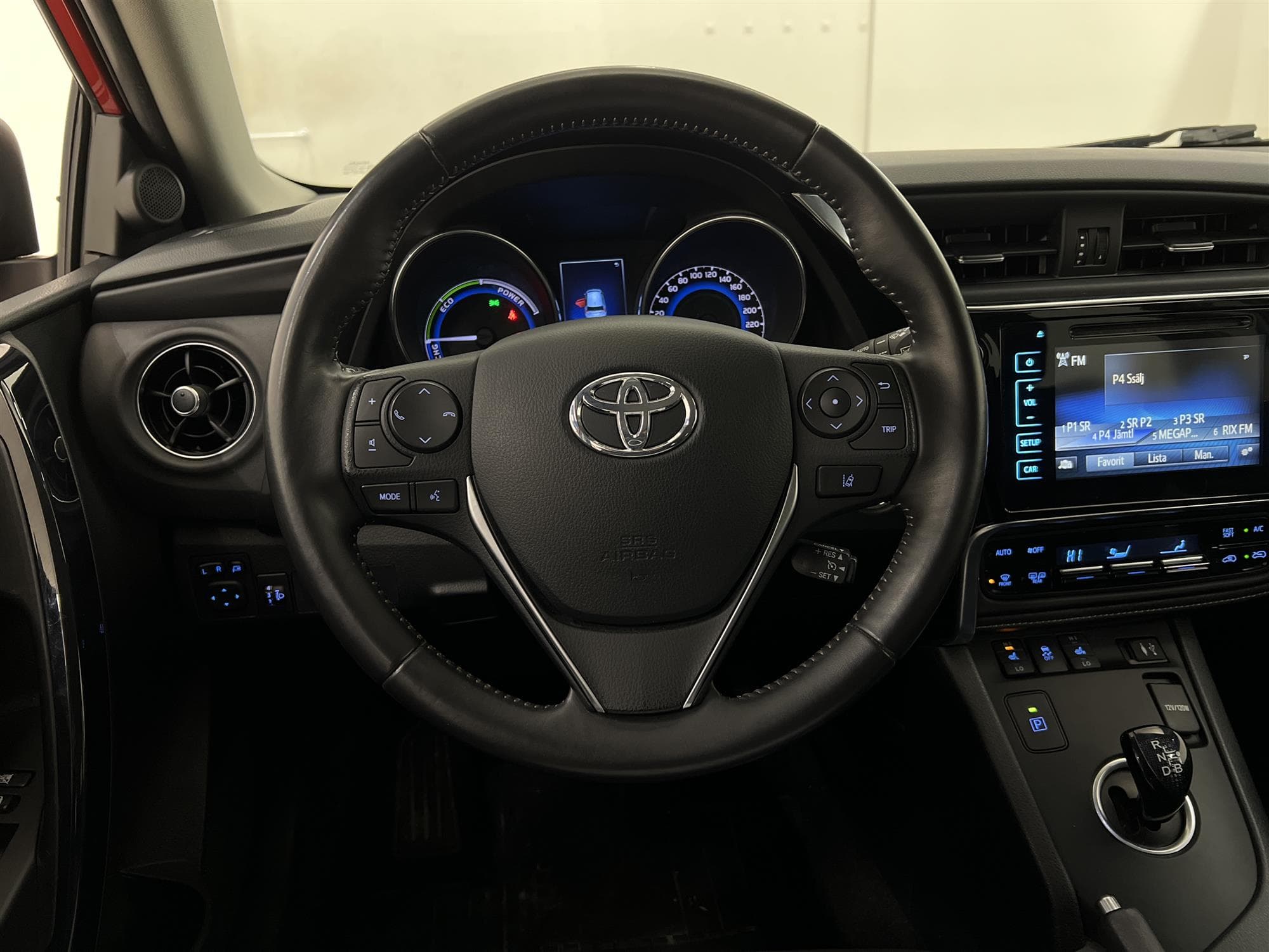 Toyota  Auris Hybrid e-CVT 136hk   B-Kam Låg Skatt 0,39L/mil