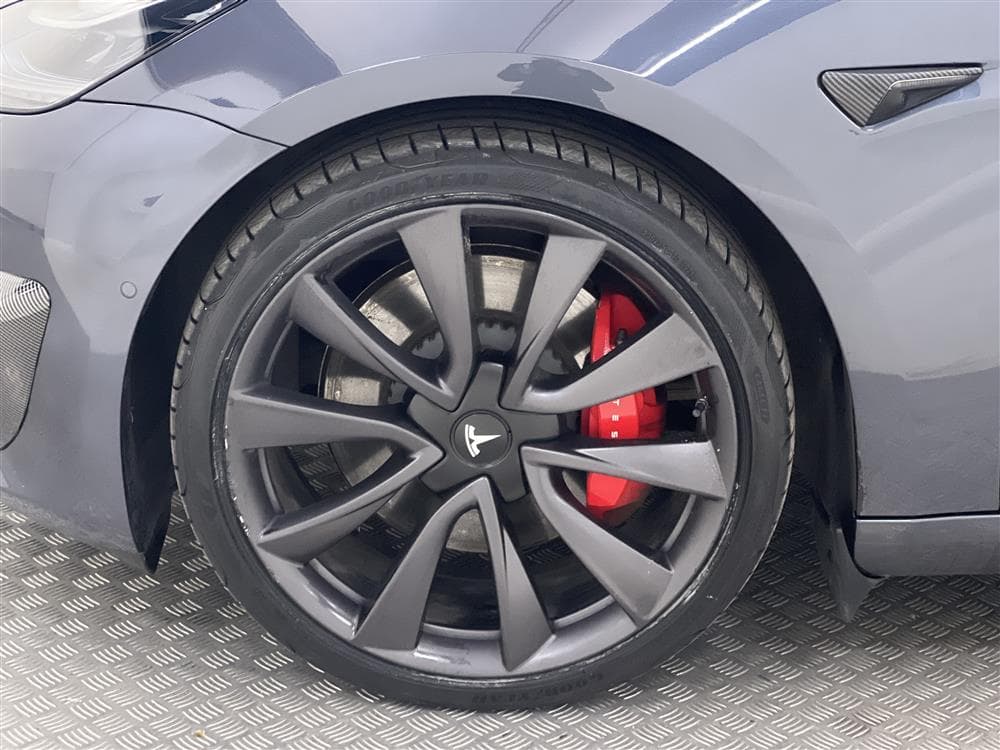 Tesla Model 3 Performance AWD 510hk Svensksåld Premiuminteriör