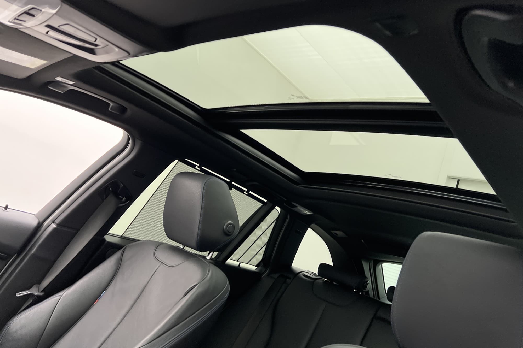 BMW 320d xDrive Touring M Sport Cockpit H/K Pano Drag HUD