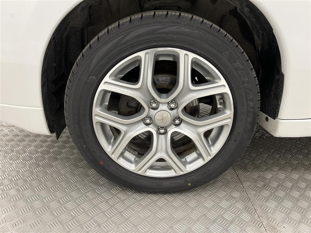 Mitsubishi Outlander PHEV 4WD Business Navi 2-brukareinteriör