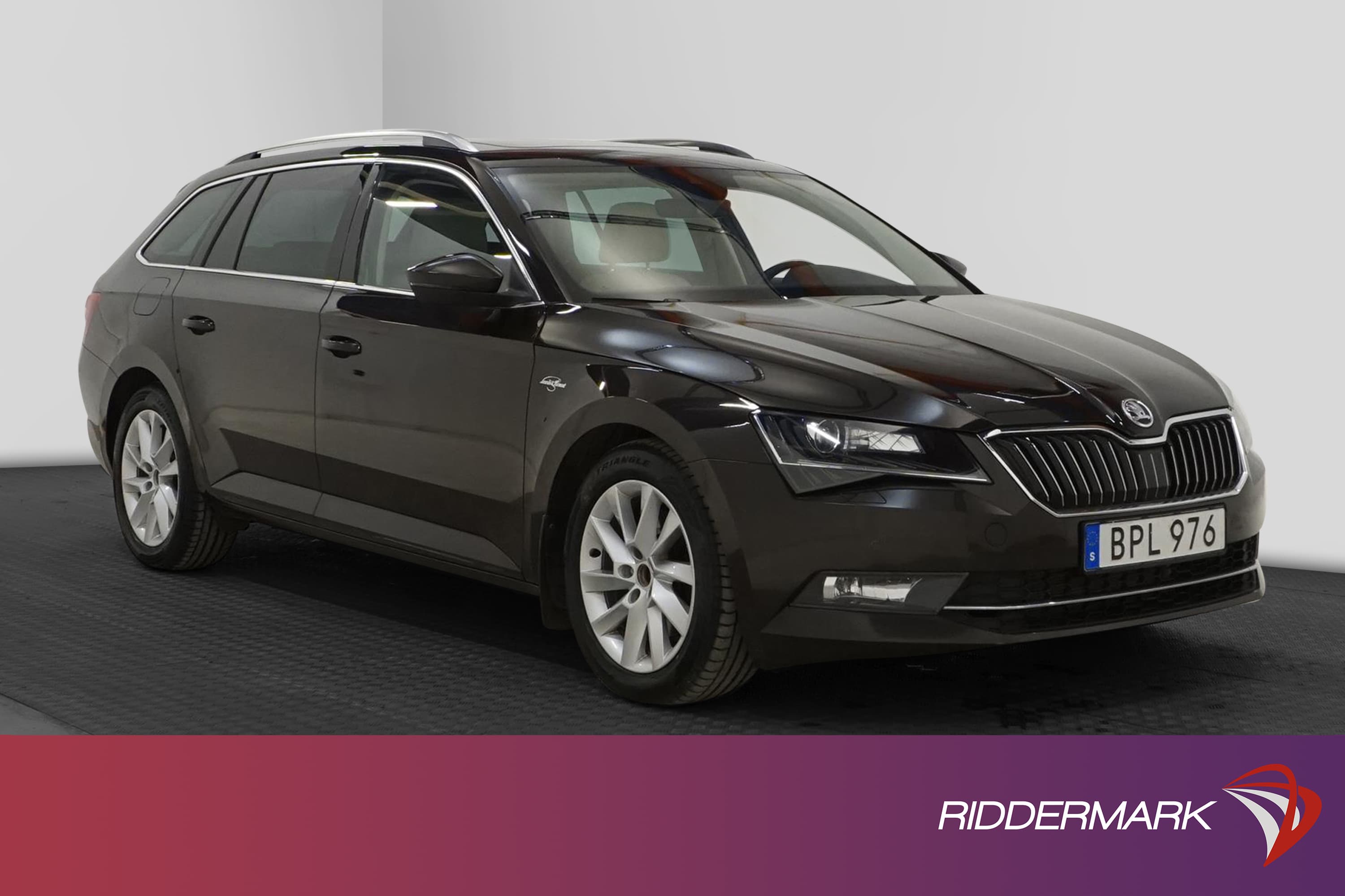Skoda Superb Kombi 2.0 TDI 4x4 190hk L&K Värmare Pano Drag