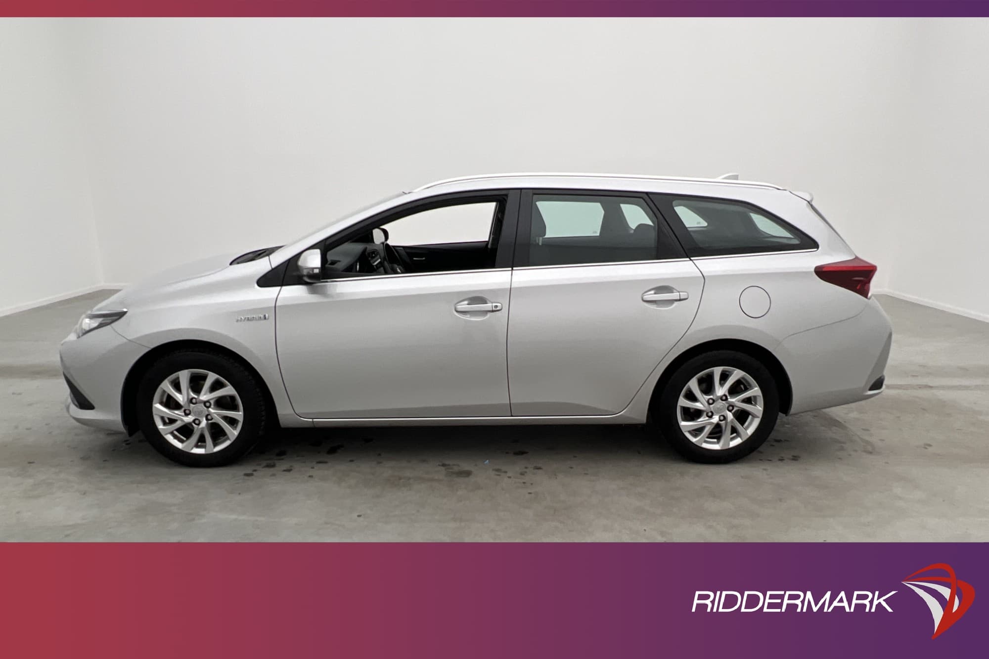 Toyota Auris Touring Sports Hybrid 136hk