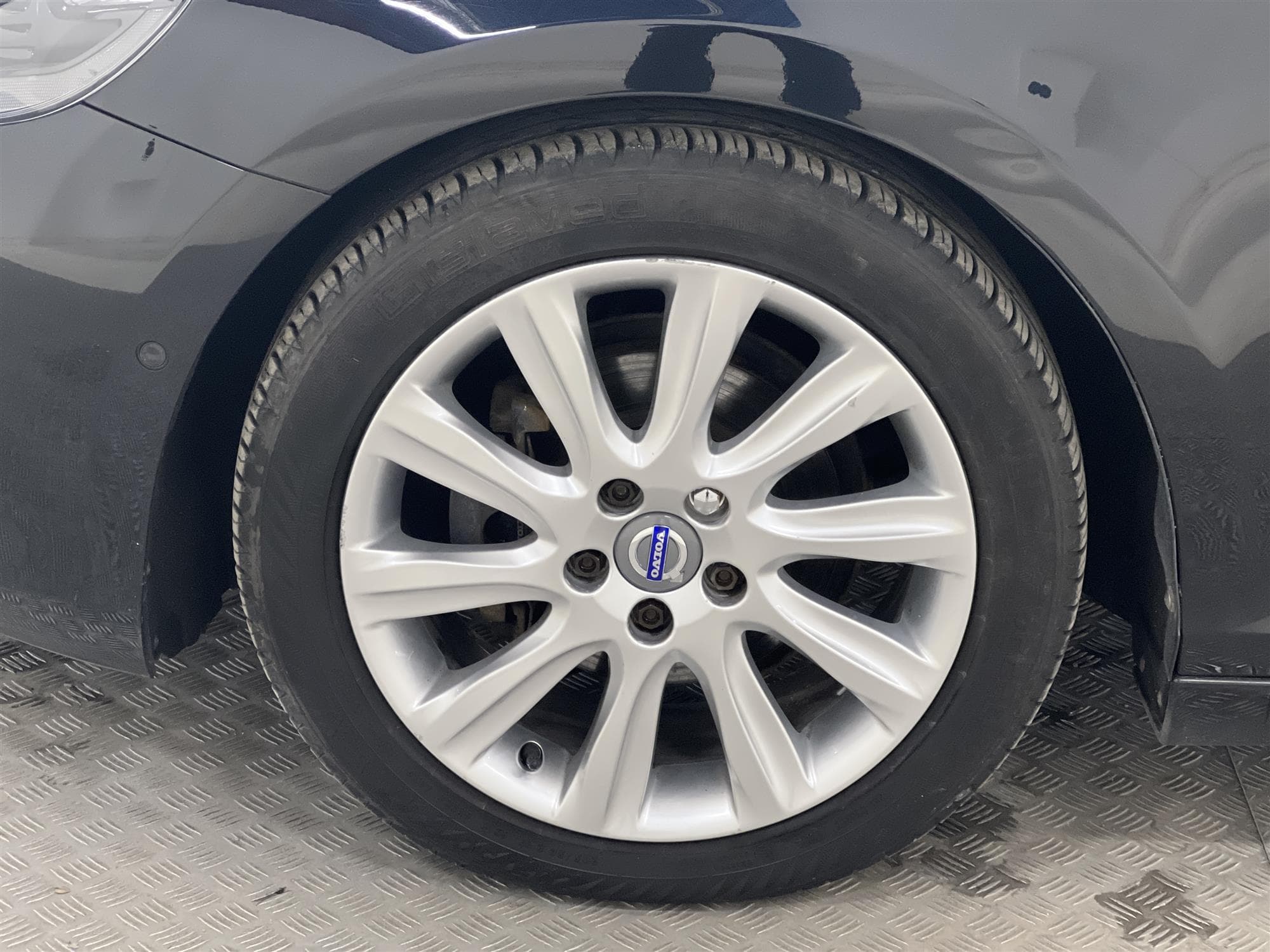 Volvo V40 D2 115hk Summum Drag D-Värm Skinn P-Pilot