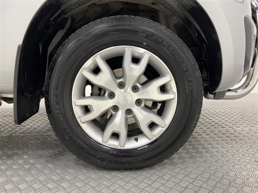 Ford Ranger Wildtrak 3.2 4WD 200hk Värmare Drag Moms interiör