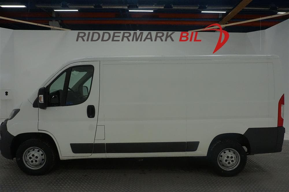 Peugeot Boxer 2.0 BlueHDi 130hk L2 Ny kamrem Moms