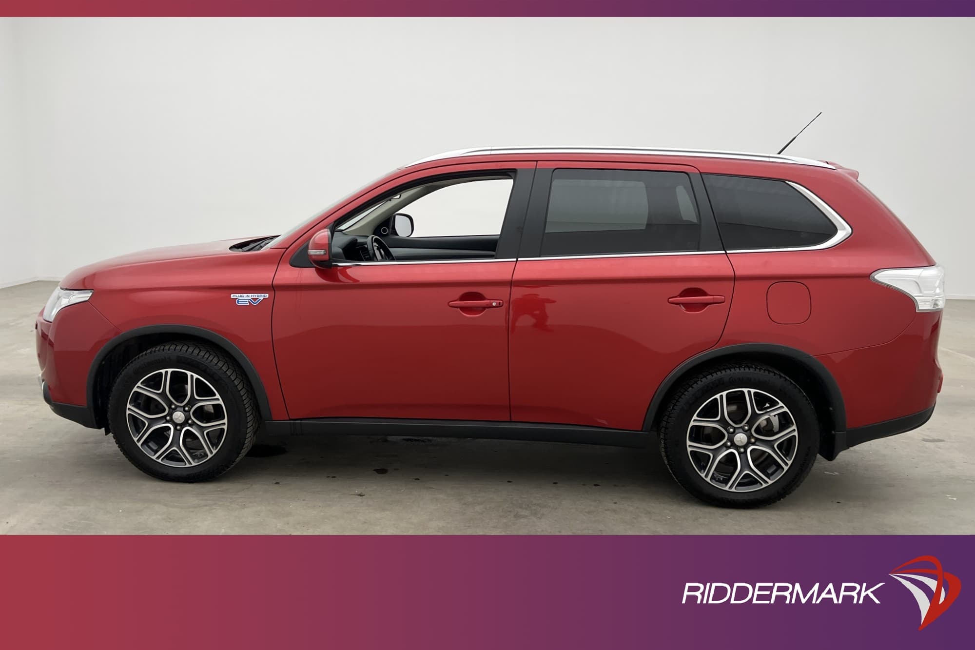 Mitsubishi Outlander PHEV 203hk Navi Dragkrok Skinn B-Kamera