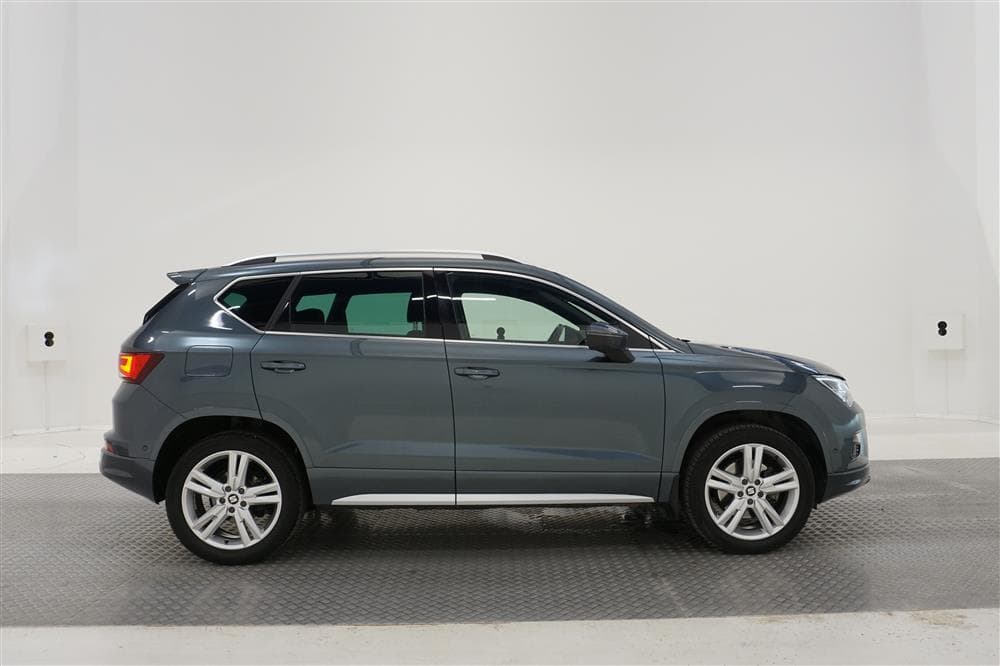 SEAT Ateca 2.0 TSI 4D 190hk B-Värm Cockpit 360 Beats Dragexteriör