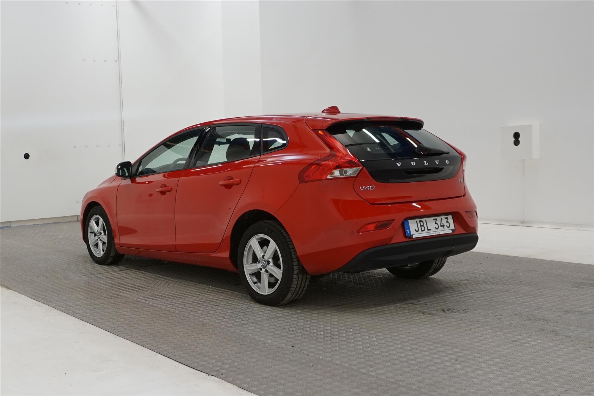 Volvo V40 T2 122hk Kinetic P-Sensorer Låg Skatt Få Brukare