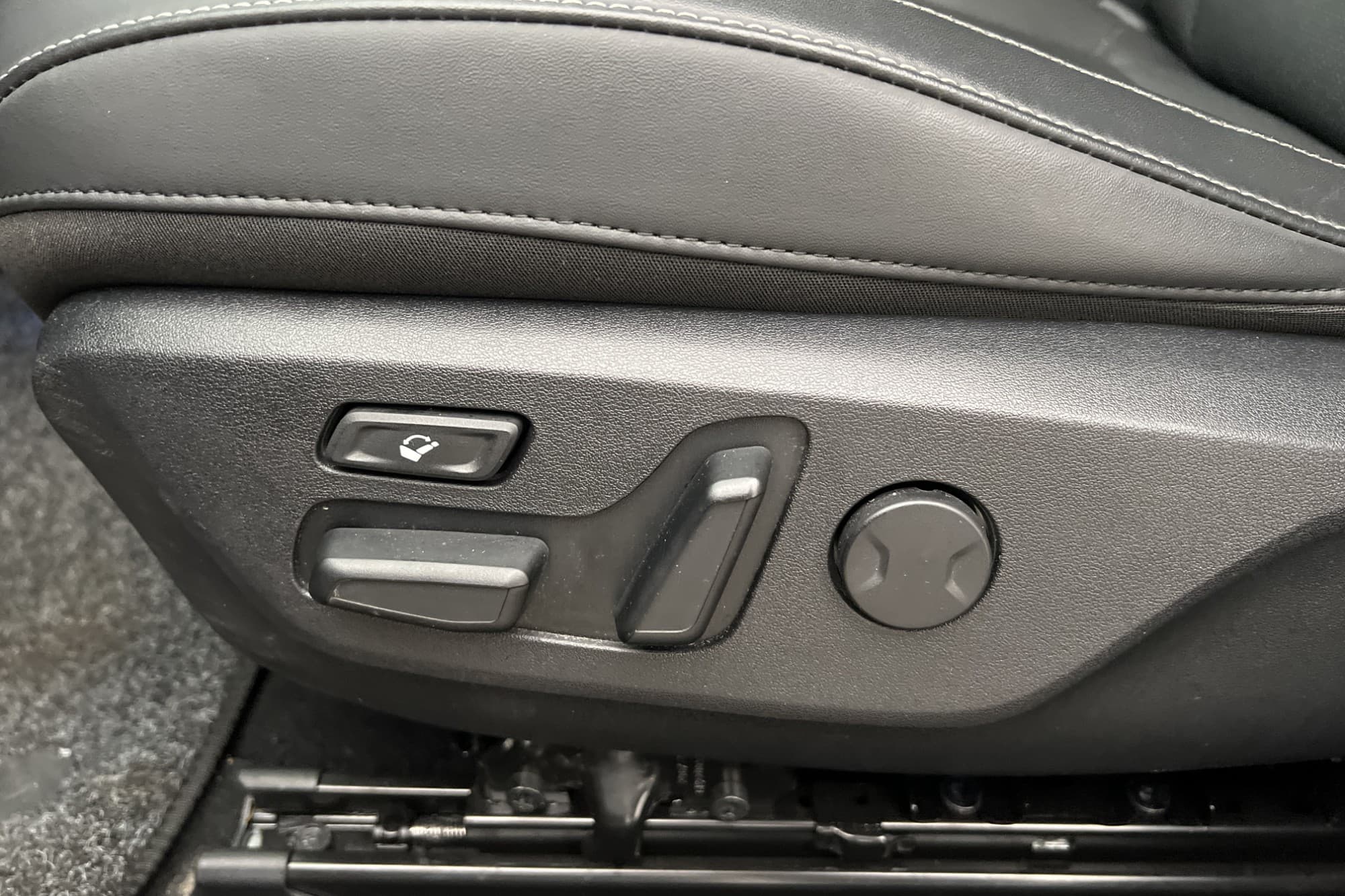 Kia EV6 77.4 kWh 228hk PLUS 360°Kamera Skinn Rattvärme MOMS