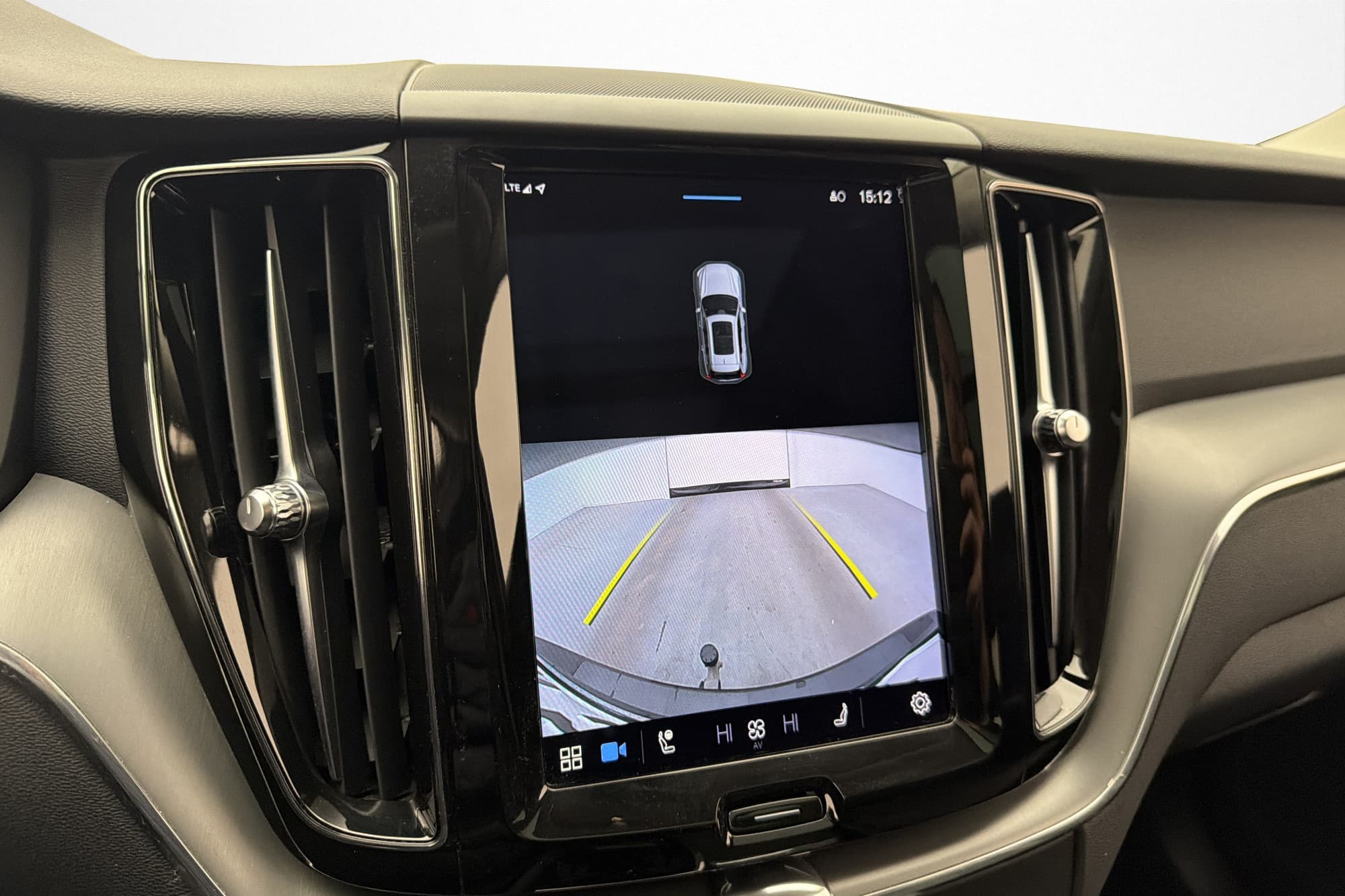 Volvo XC60 T6 350hk AWD Core Pano Värm CarPlay Kamera Drag