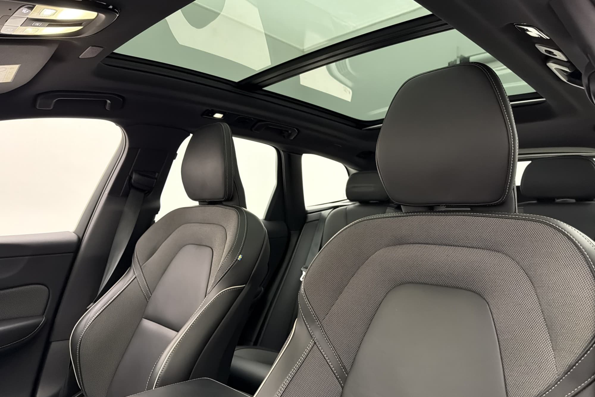 Volvo XC60 T6 350hk AWD Plus Dark Pano Drag Värm MOMS