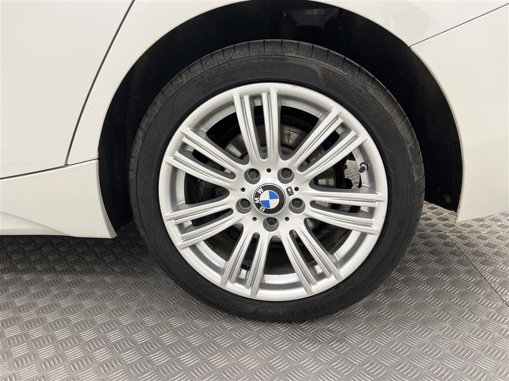 BMW 118d xDrive 5dr, F20 150hk M Sport PDC Alcantara Draginteriör