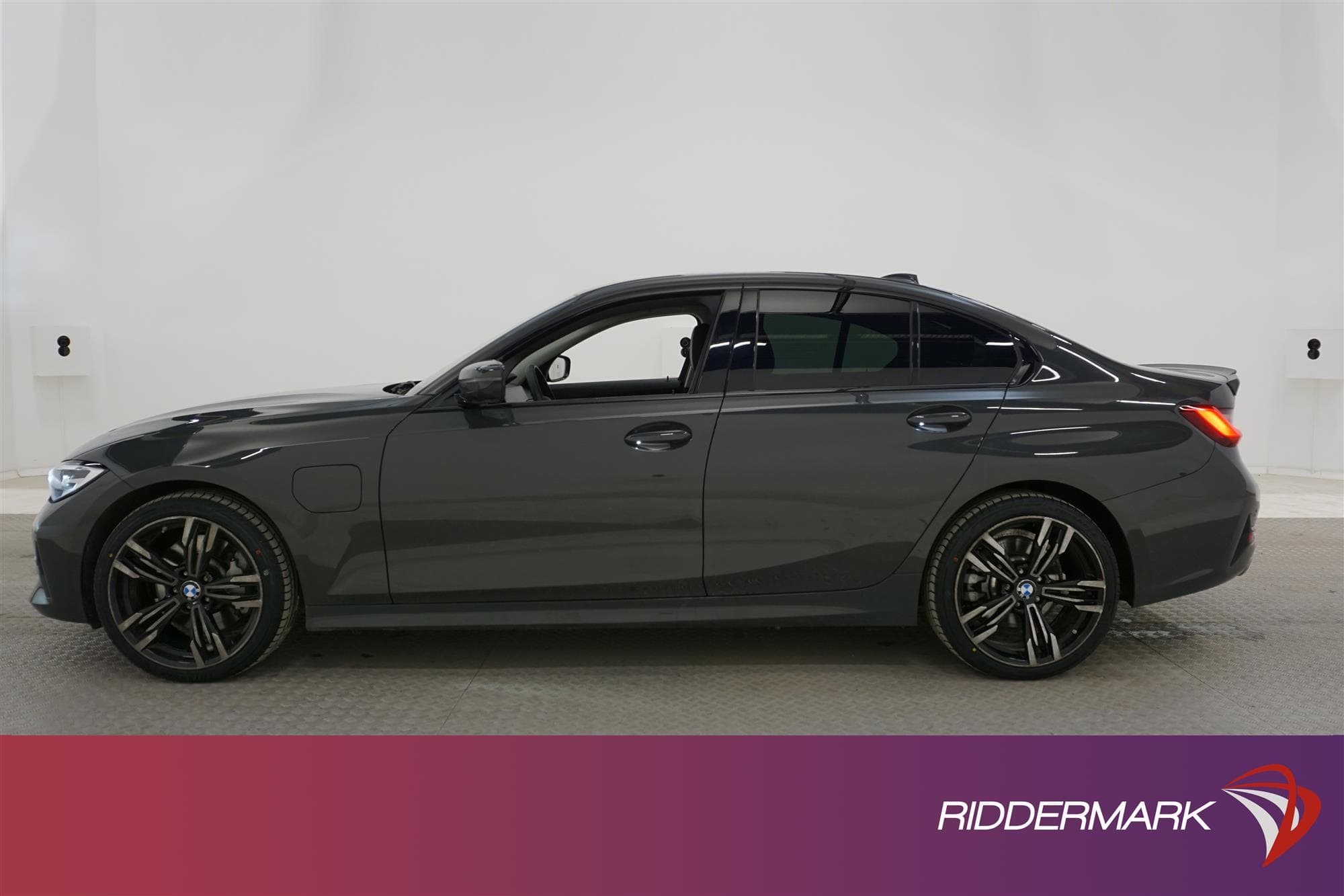 BMW 330e Sedan 252hk
