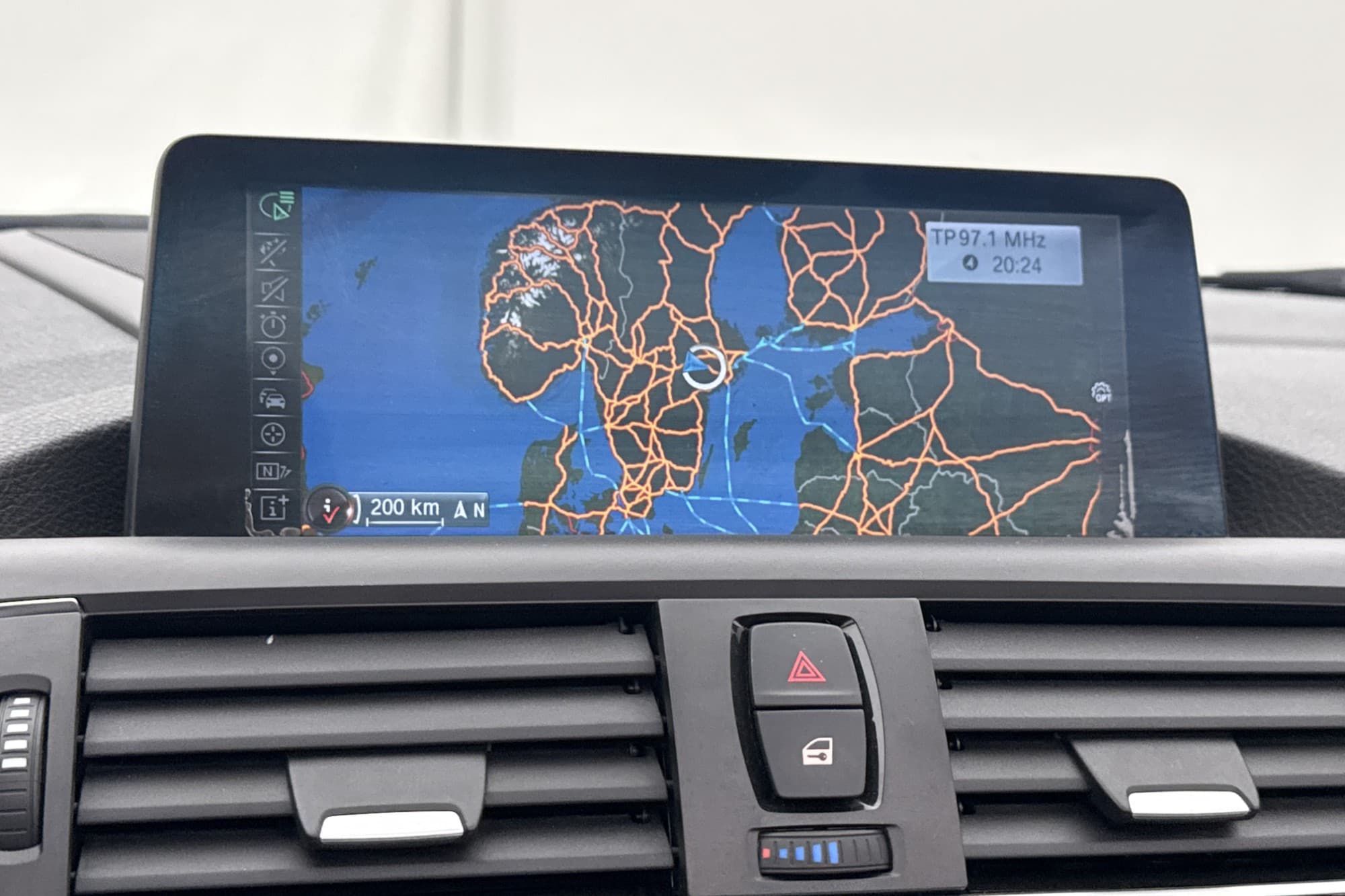 BMW 228i Convertible 245hk Sport line Skinn Navi P-Sensorer