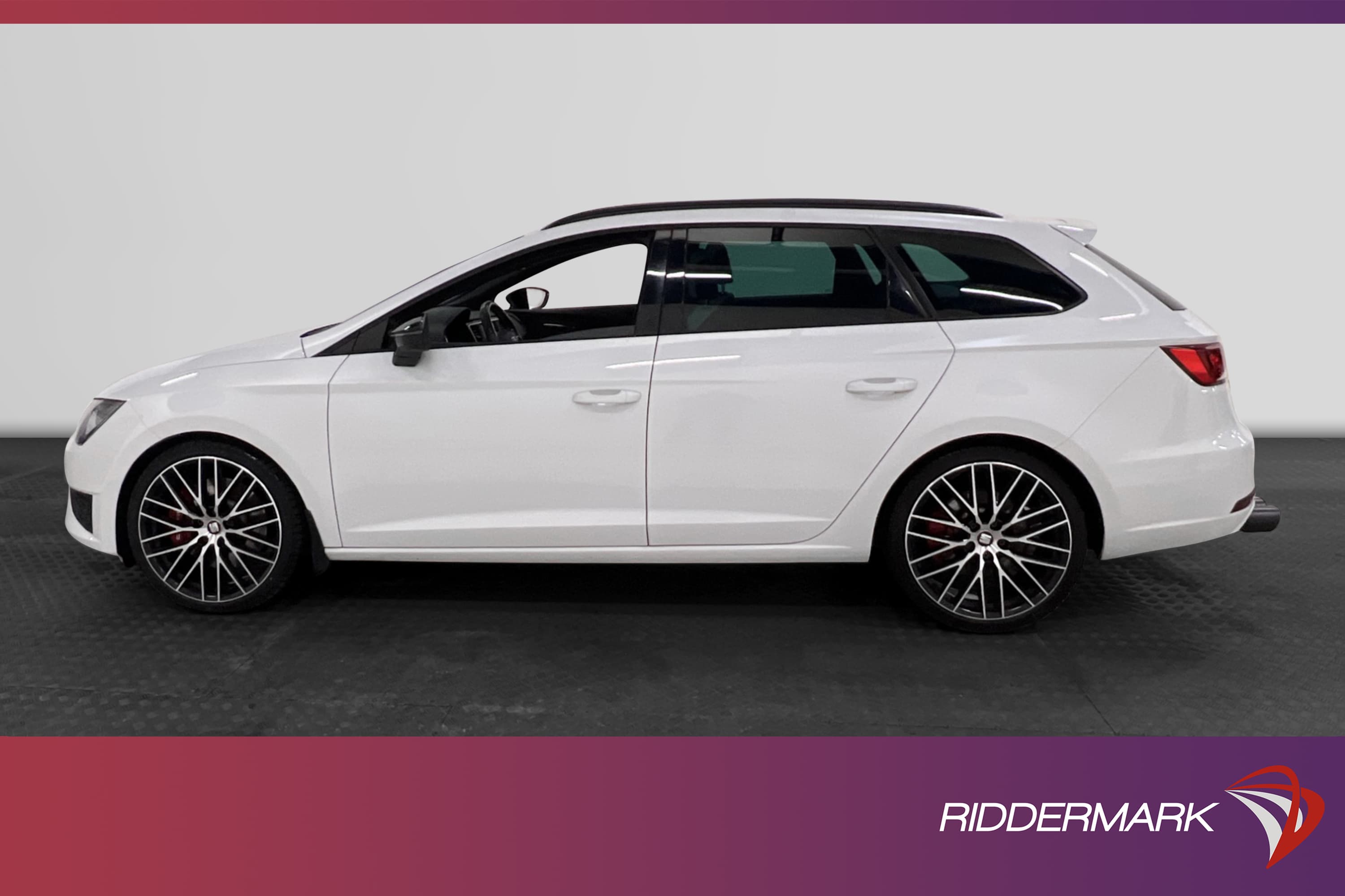 SEAT Leon ST 2.0 TSI 290hk B-kamera Pano Adaptiv Navi PDC 