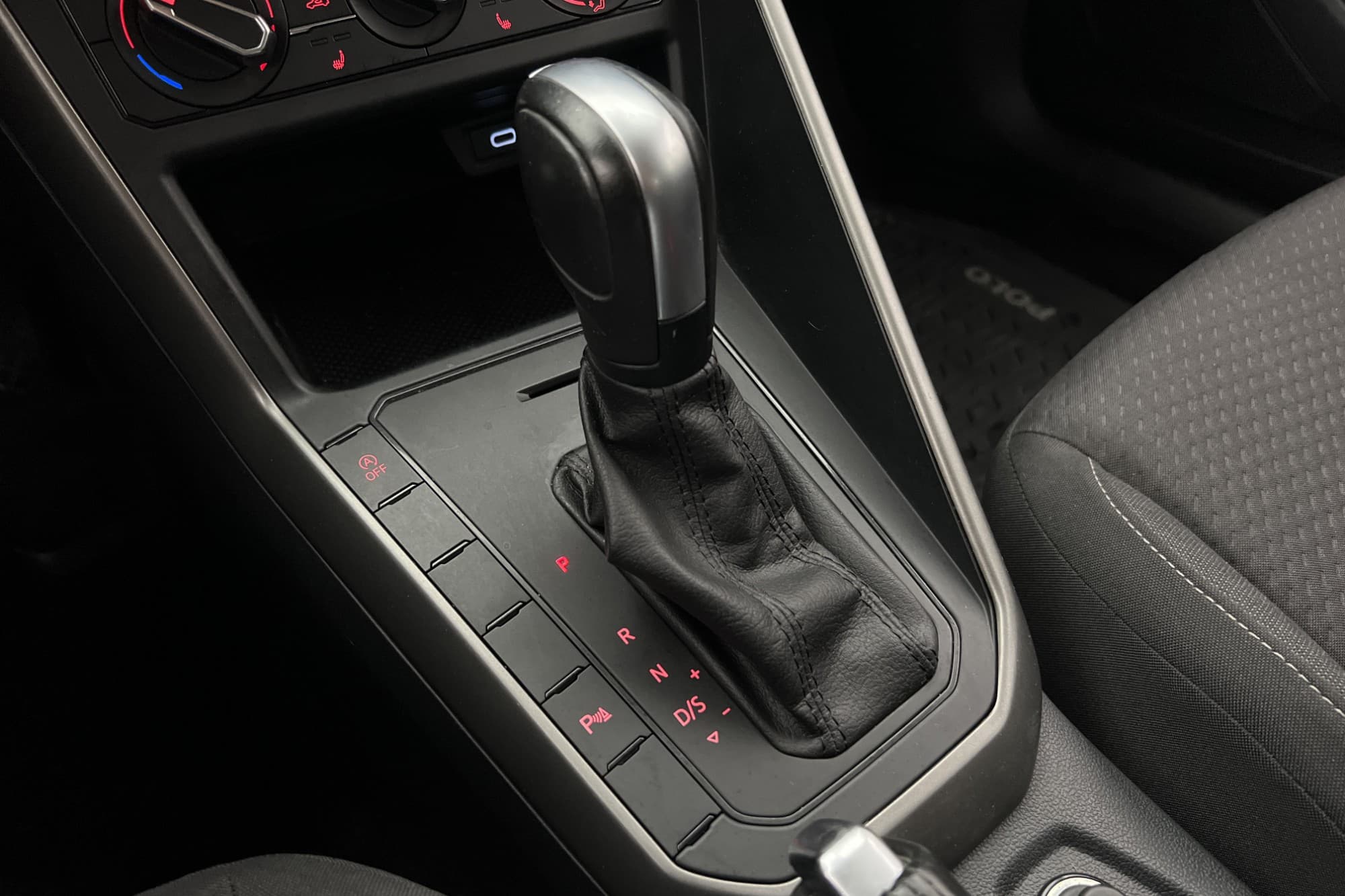 Volkswagen Polo 1.0 TSI 95hk Komfort Sensorer Bluetooth