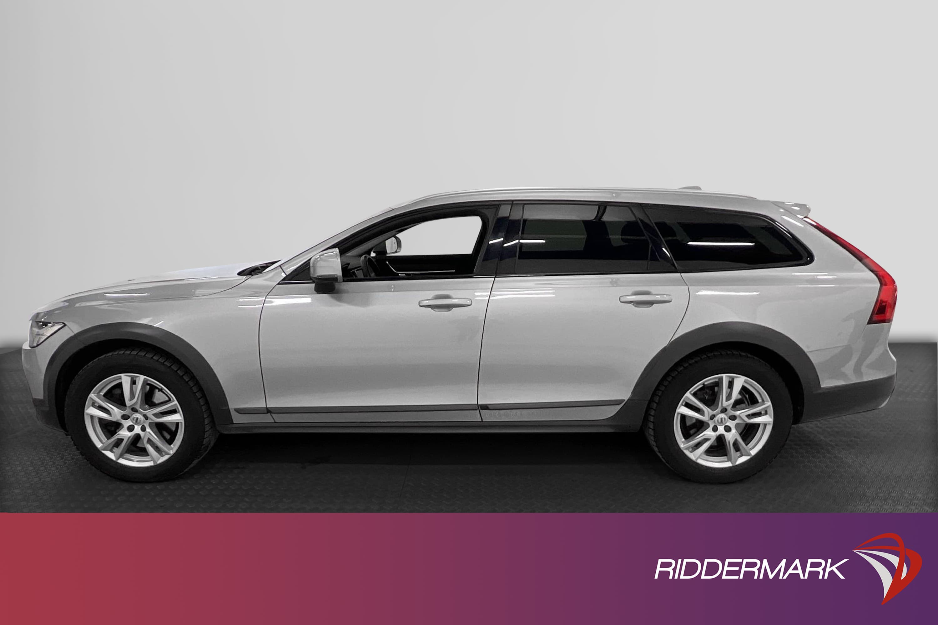 Volvo V90 Cross Country D4 AWD Panorama D-värm VOC Navi Drag