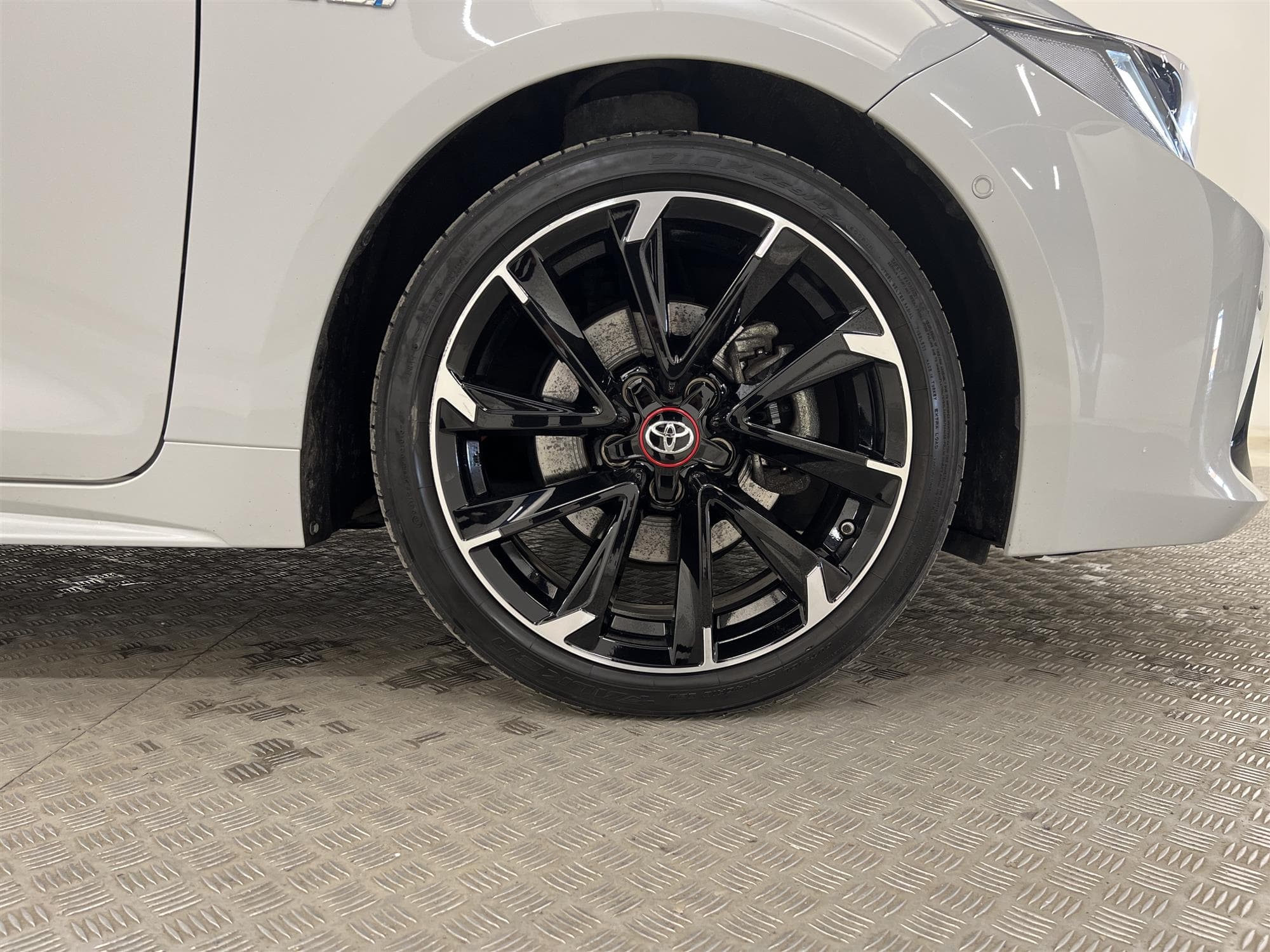 Toyota Corolla Hybrid e-CVT 184hk  GR Sports Navi B-Kam HUD