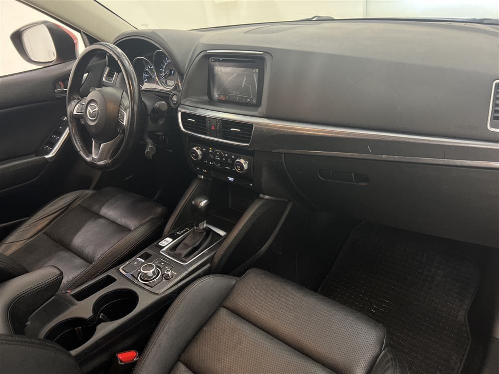 Mazda CX-5 2.5 AWD 192hk Skyactiv Välserv Navi B-kam Drag interiör