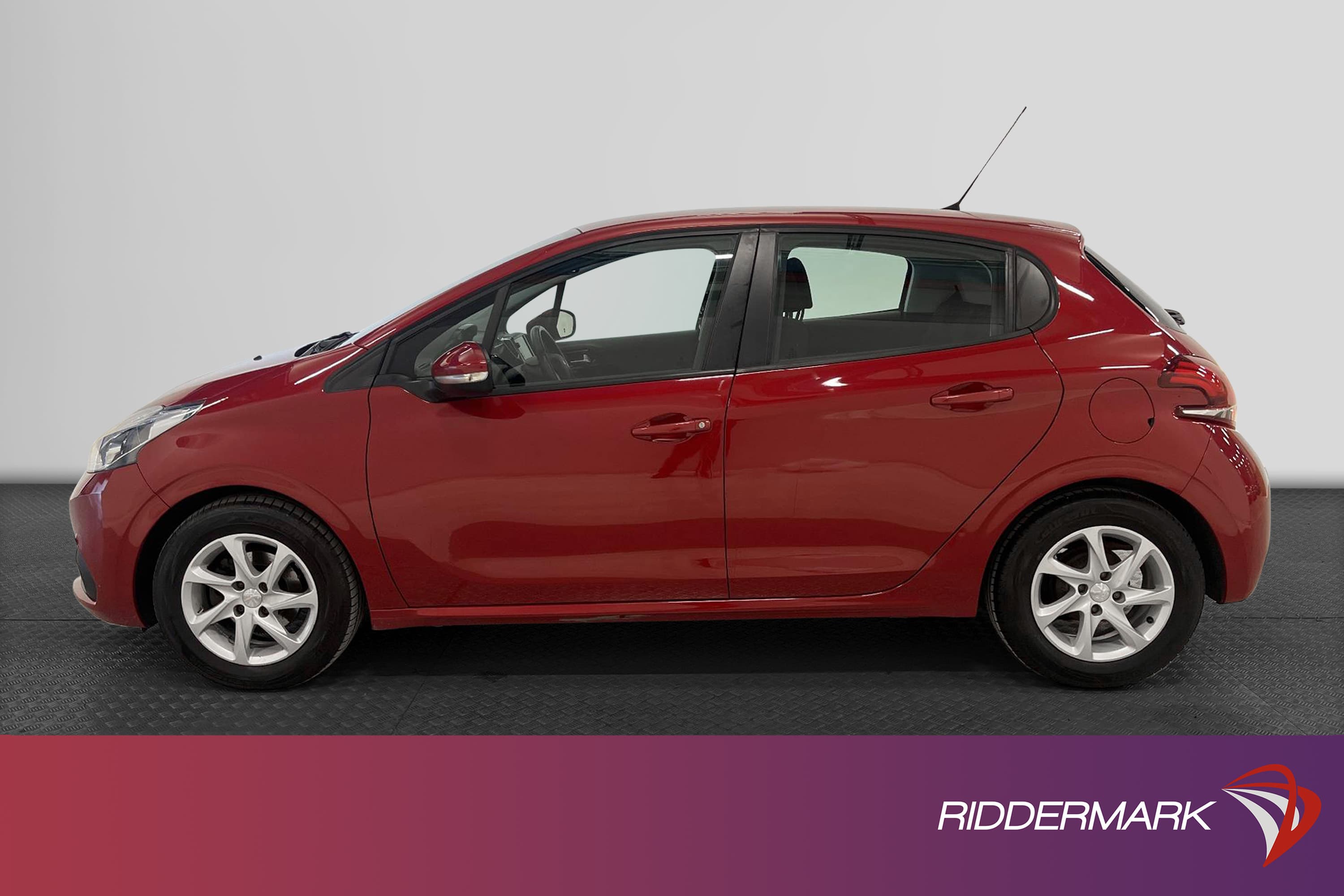 Peugeot 208 1.2 82hk