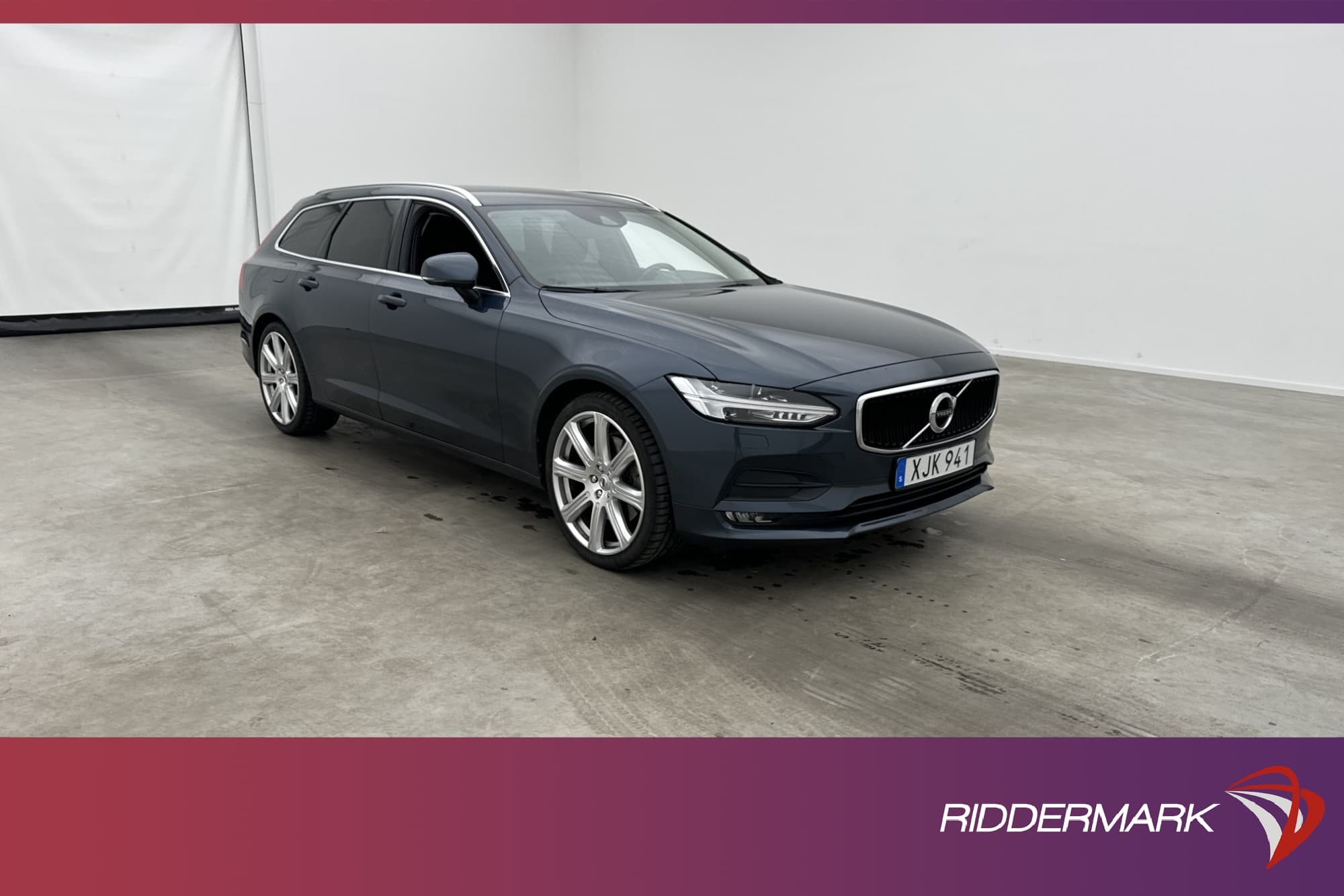 Volvo V90 T4