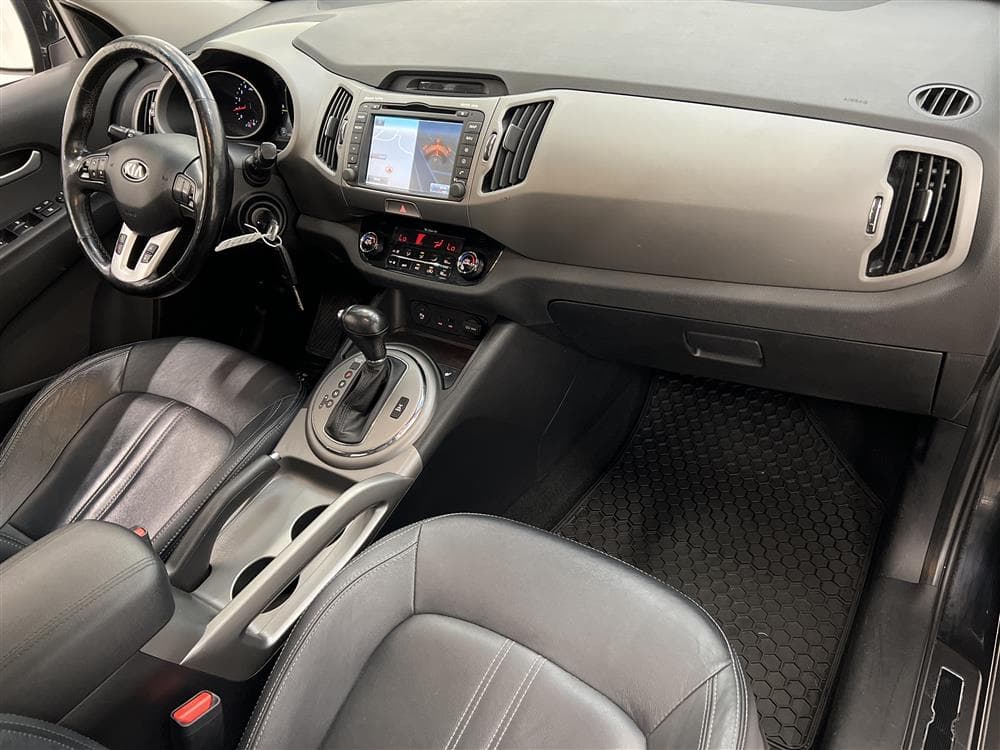 Kia Sportage 2.0 CRDi AWD 184hk Panorama Kamera Navi Skinninteriör