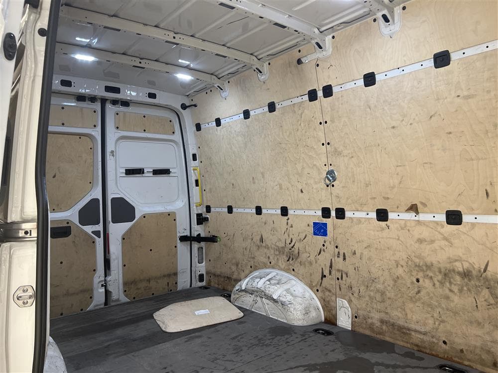 Volkswagen E-Crafter 35 Aut L2H2 Navi Kamera Elbil 