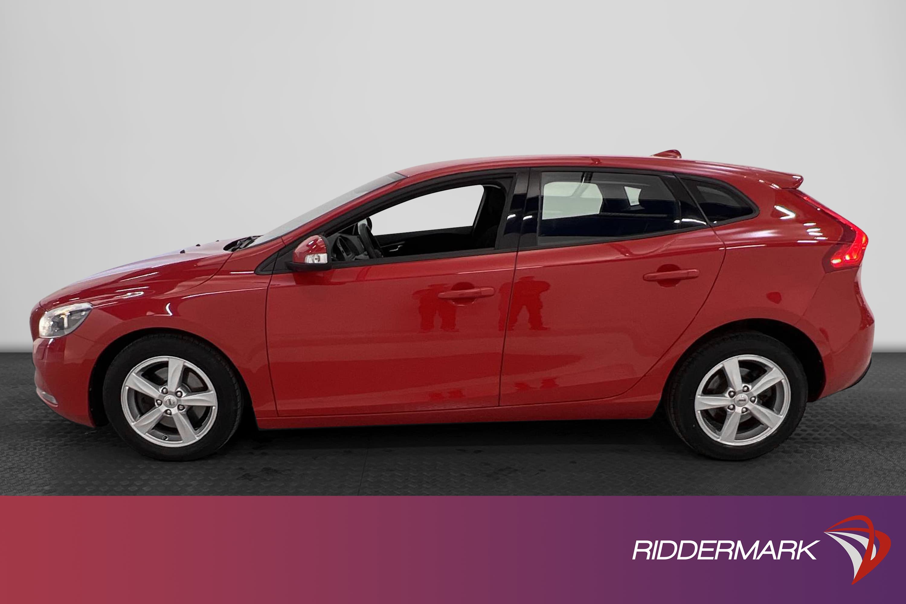 Volvo V40 T2 122hk
