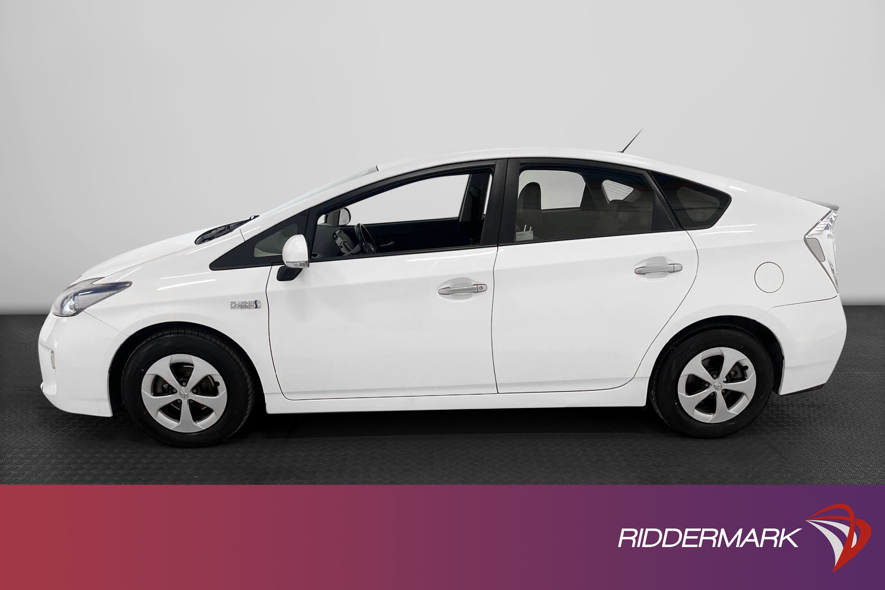 Toyota Prius Plug-in 136hk