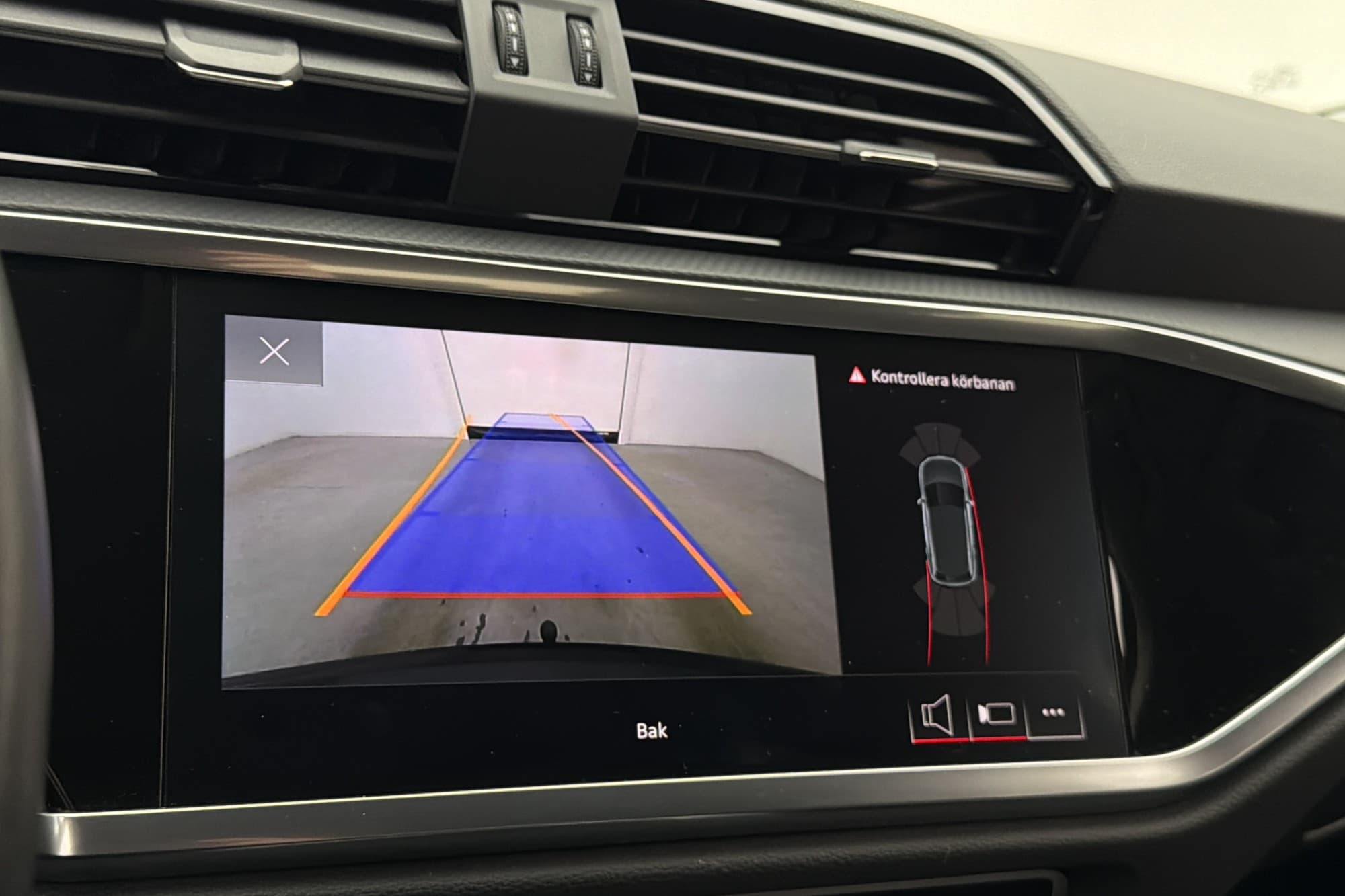 Audi Q3 2.0 TDI Q Advc Cockpit Värmare Kamera SONOS MOMS