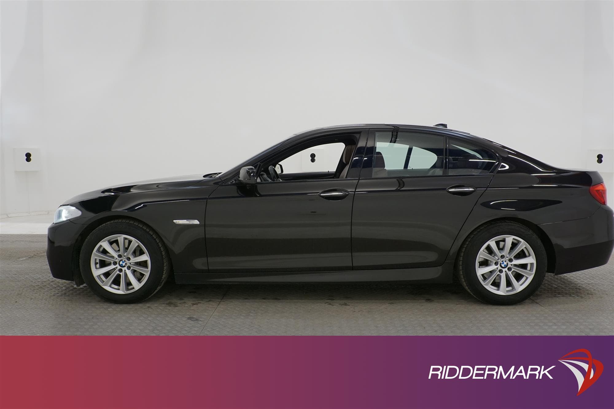 BMW 530i 272hk
