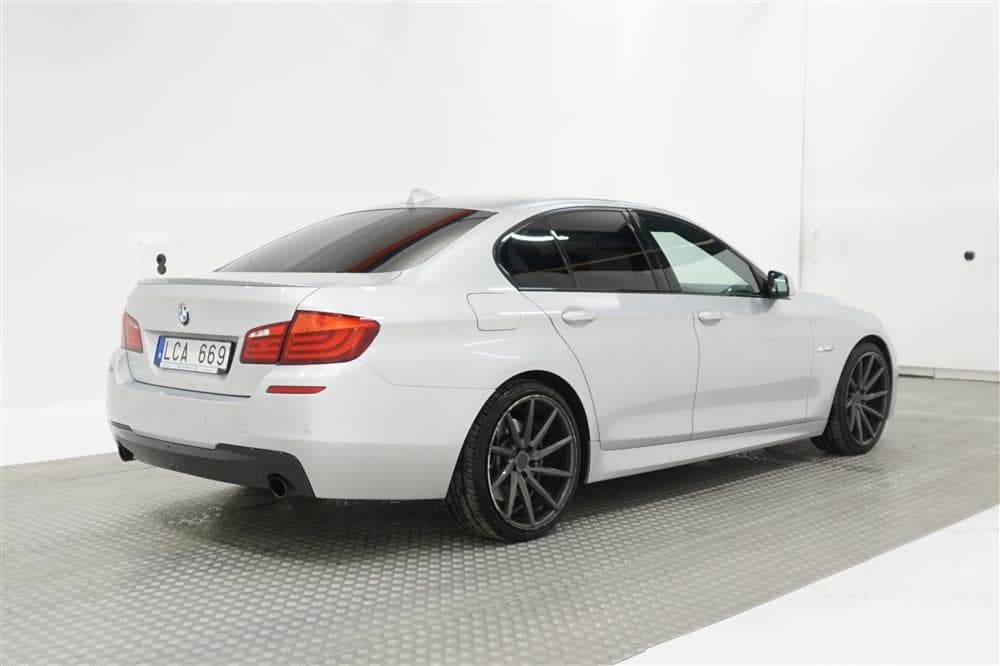 BMW 535d Sedan 299hk M-Sport M-värm Hifi Navi Skinn exteriör