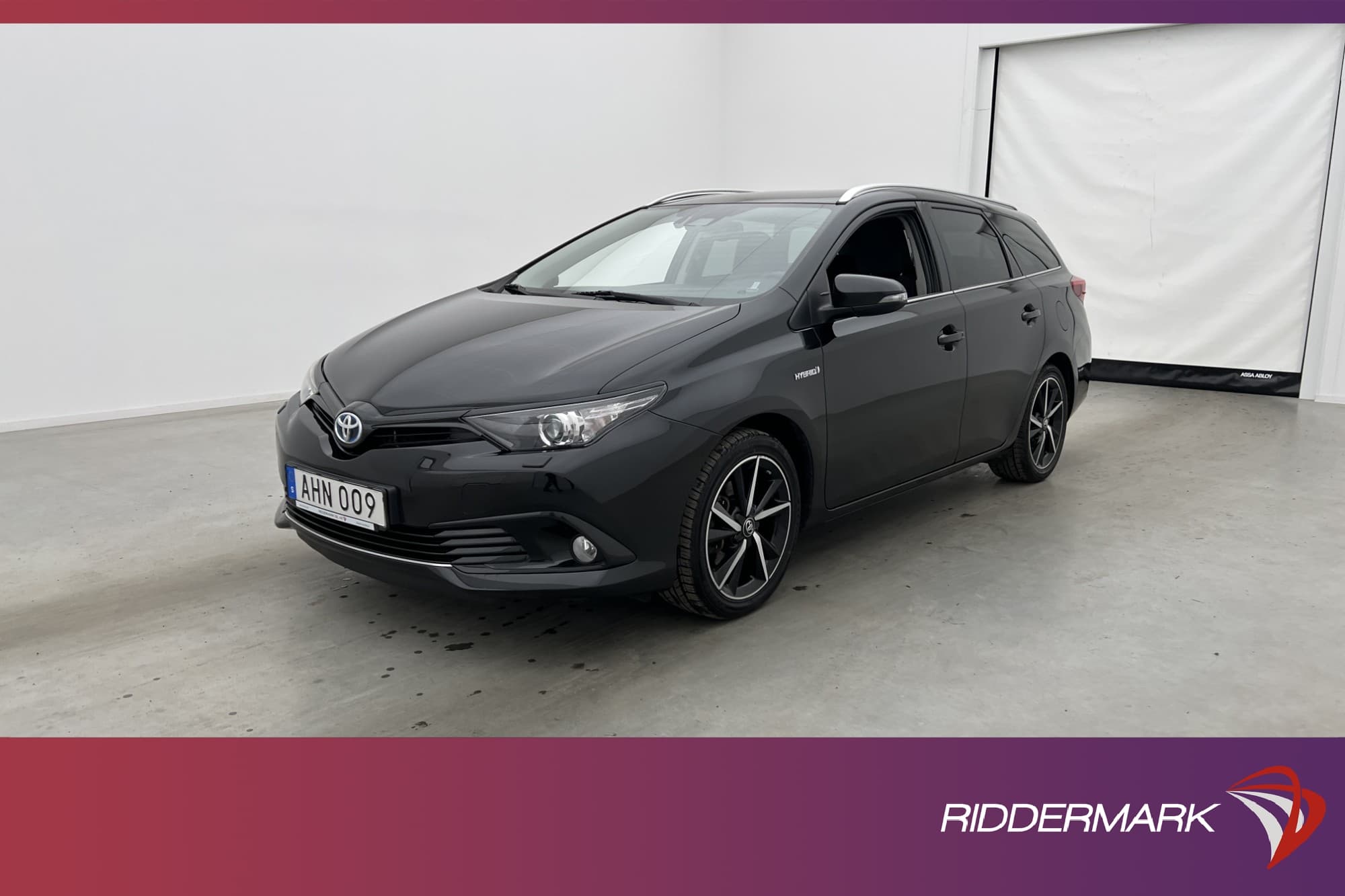 Toyota Auris Touring Hybrid 136hk