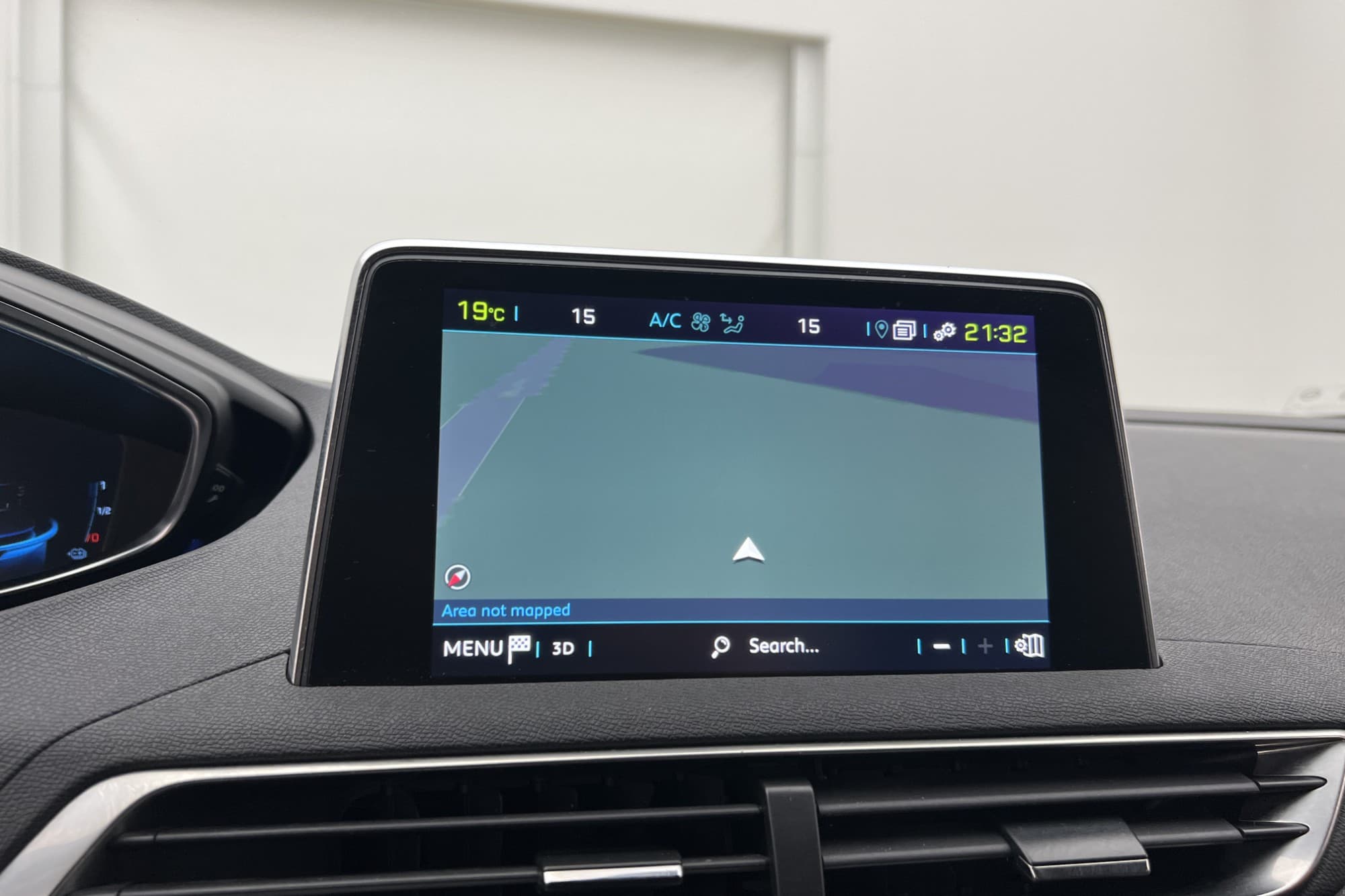 Peugeot 3008 GT HYBRID4 AWD 300hk Kamera CarPlay Halvskinn