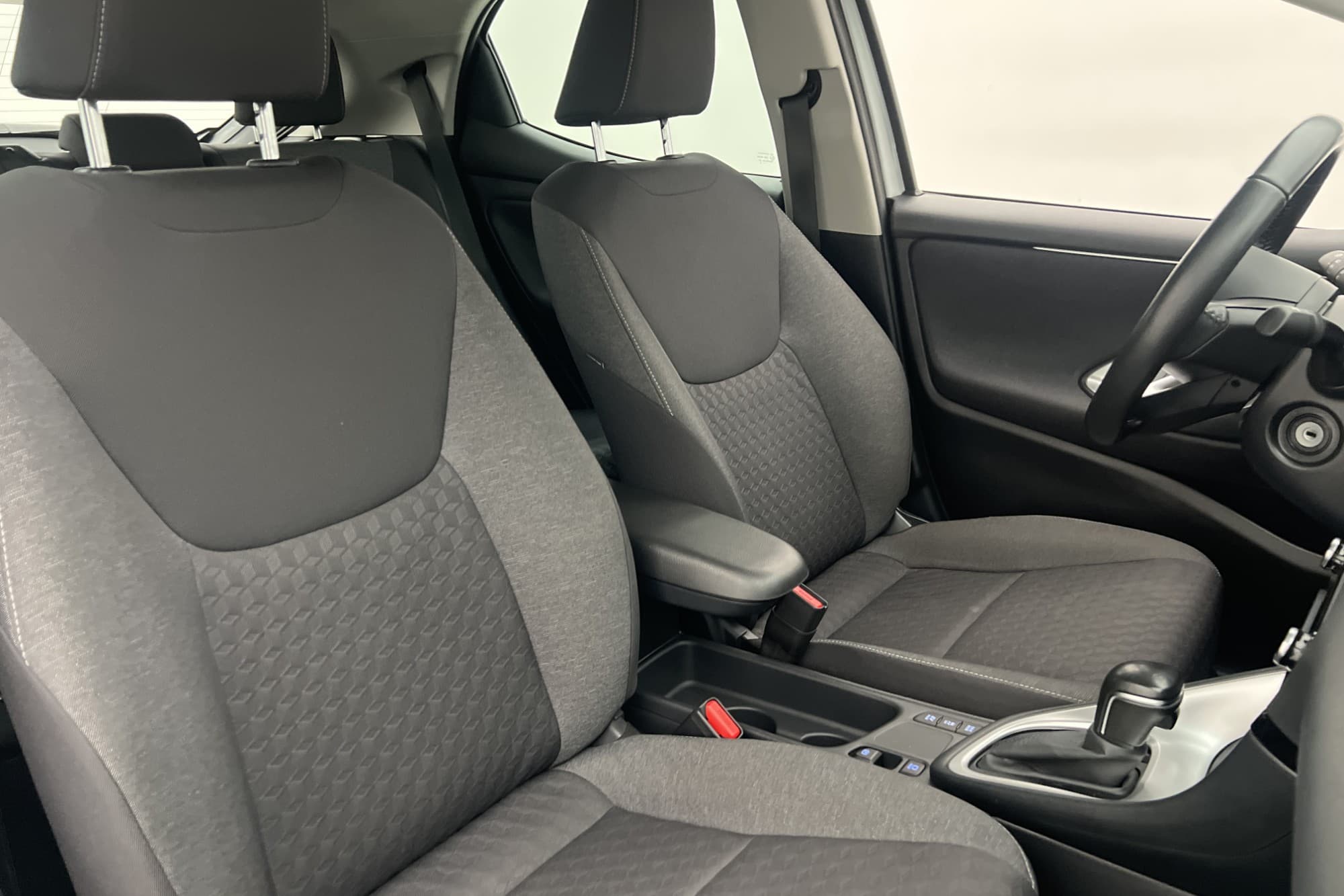 Toyota Yaris Hybrid Active Kamera Rattvärm Adaptiv-Fart MOMS