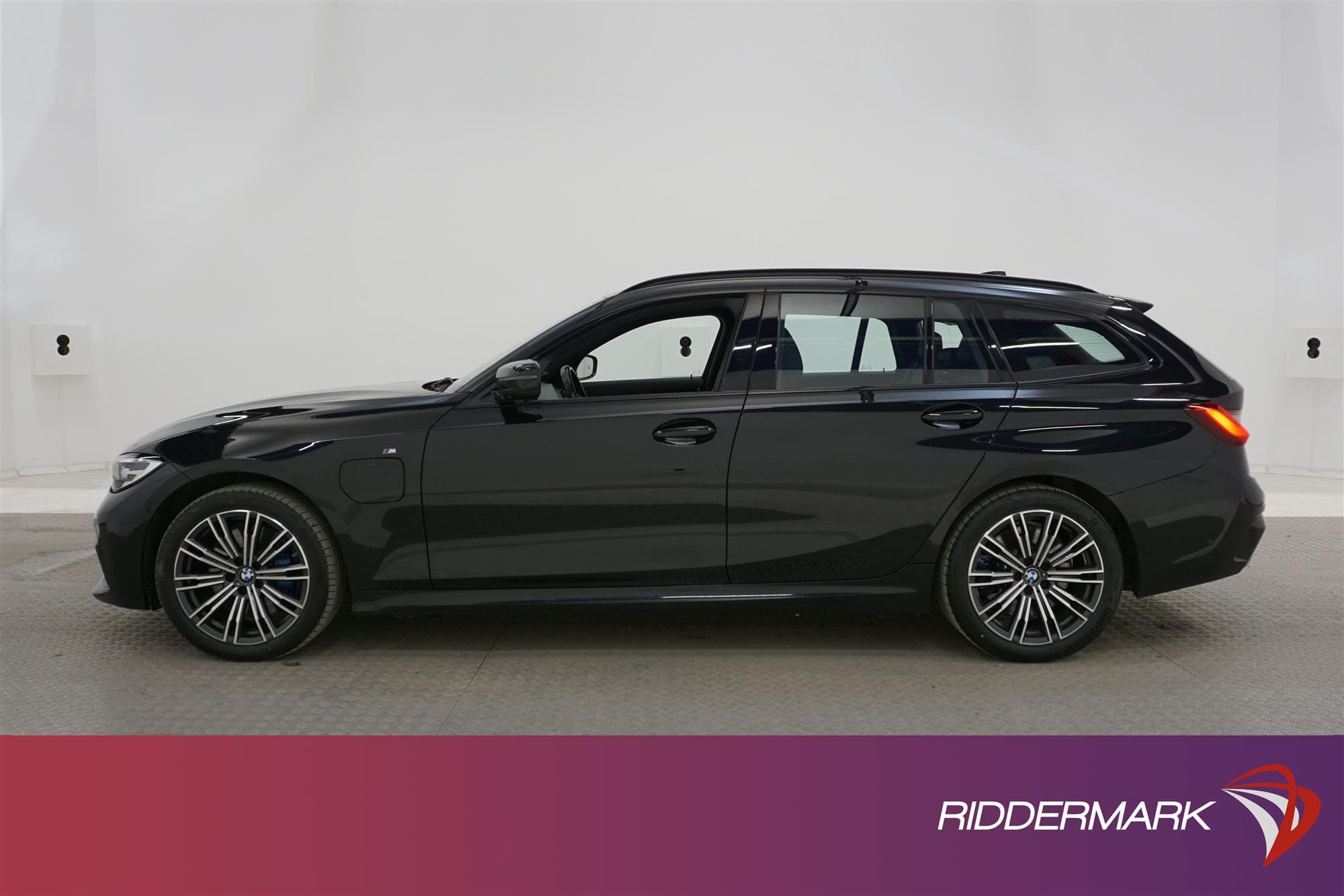 BMW 330e xDrive Touring 292hk