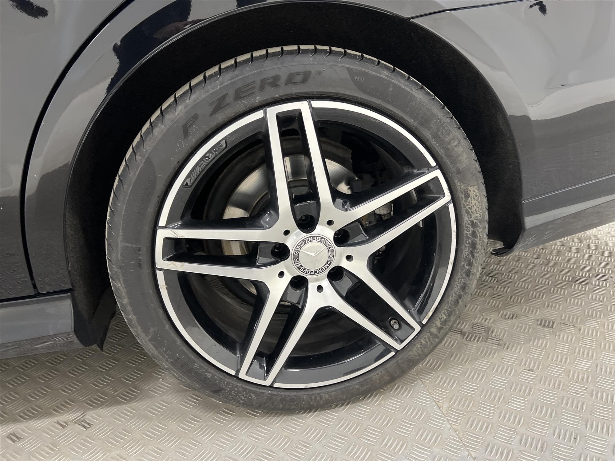 Mercedes-Benz E 220 T 170hk AMG Sport Navi Drag 0,48l/mil
