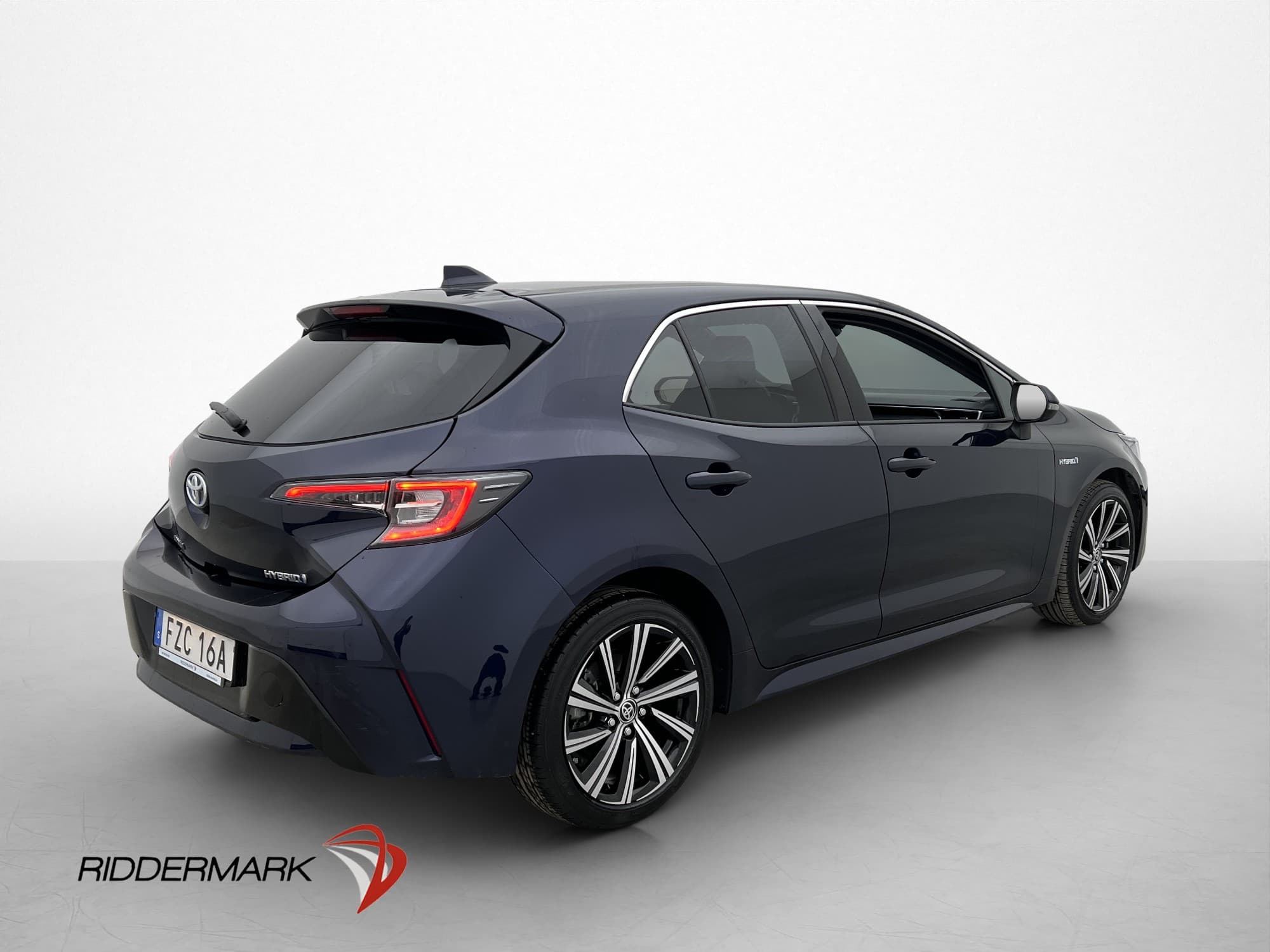 Toyota Corolla Hybrid e-CVT Style M&K-Värmare Kamera Adaptiv