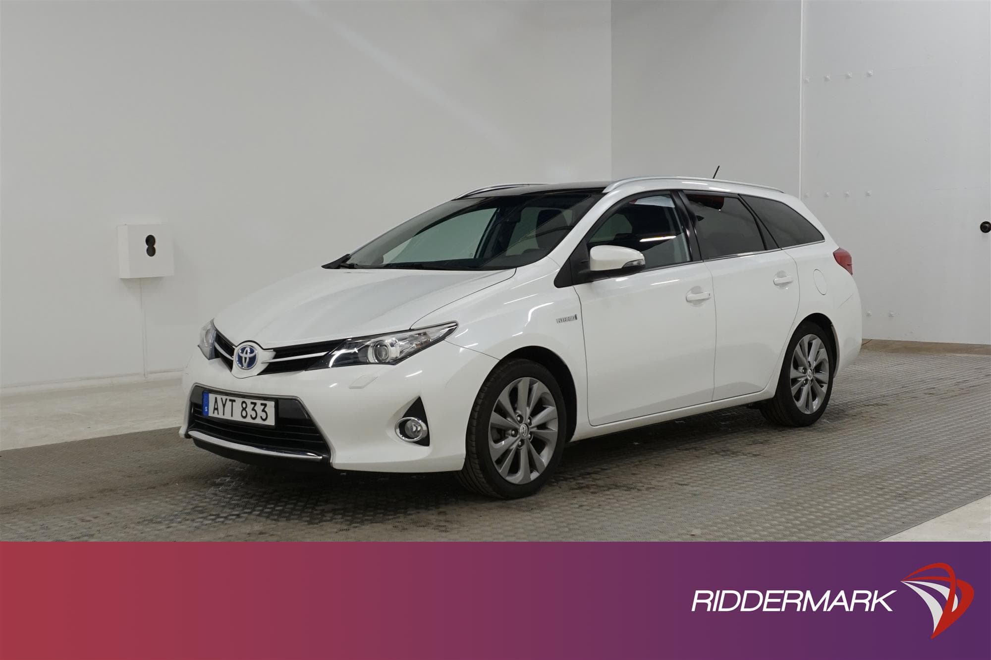 Toyota Auris Hybrid e-CVT 136hk Panorama B-Kam Dragkrok