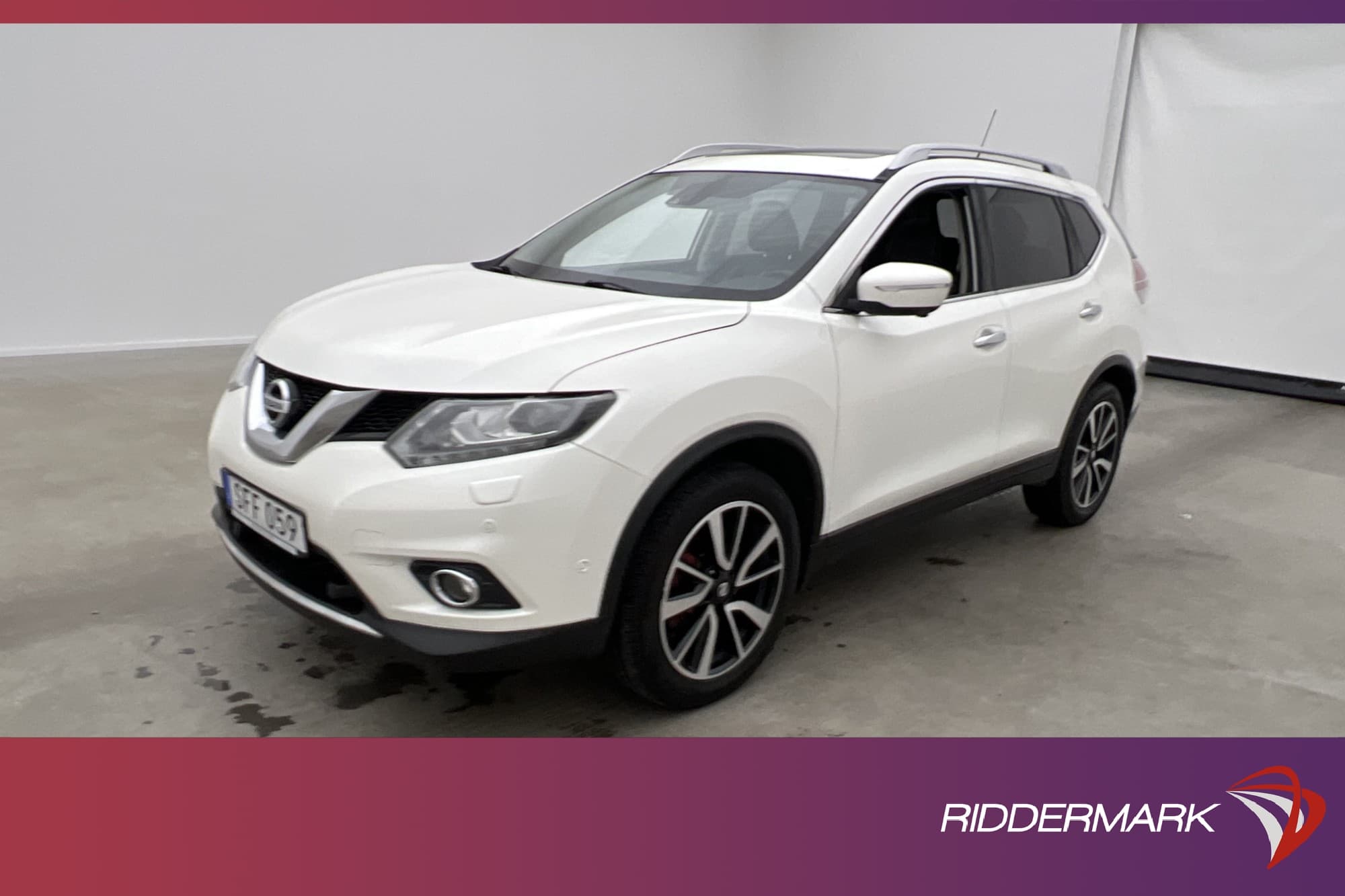 Nissan X-Trail dCi 130hk Tekna 7-Sits Pano Skinn 360° Drag