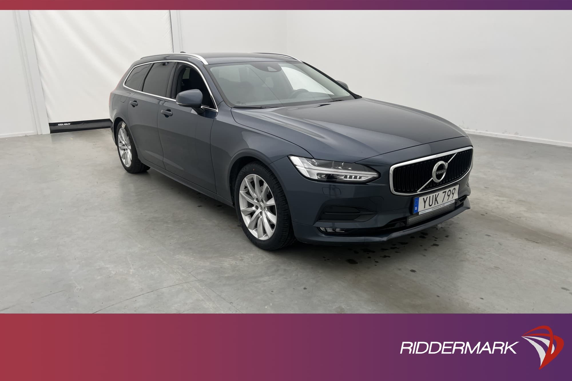 Volvo V90 D4 AWD
