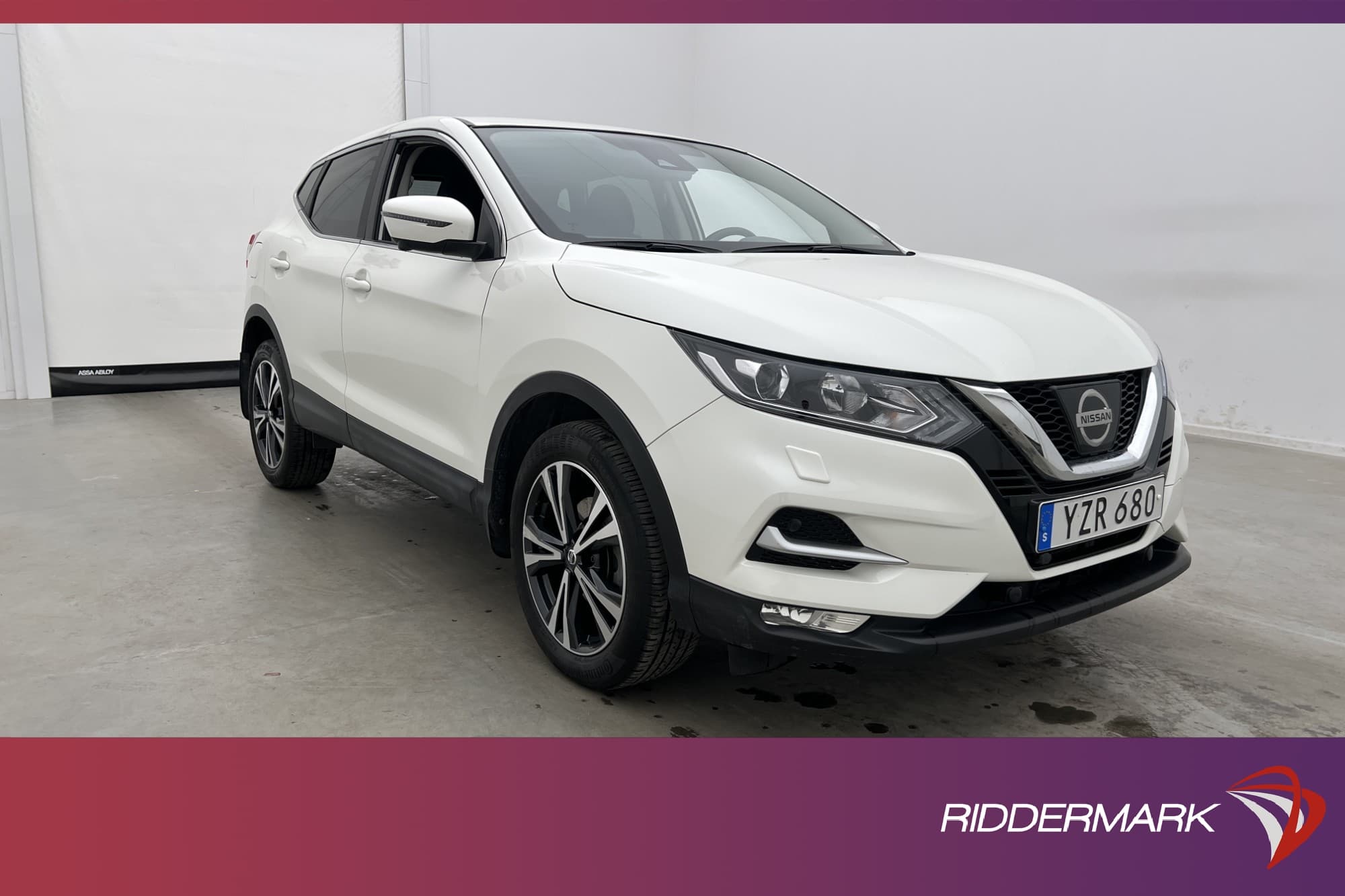 Nissan Qashqai 1.2 DIG-T 115hk N-Connecta M-Värm Kamera Navi